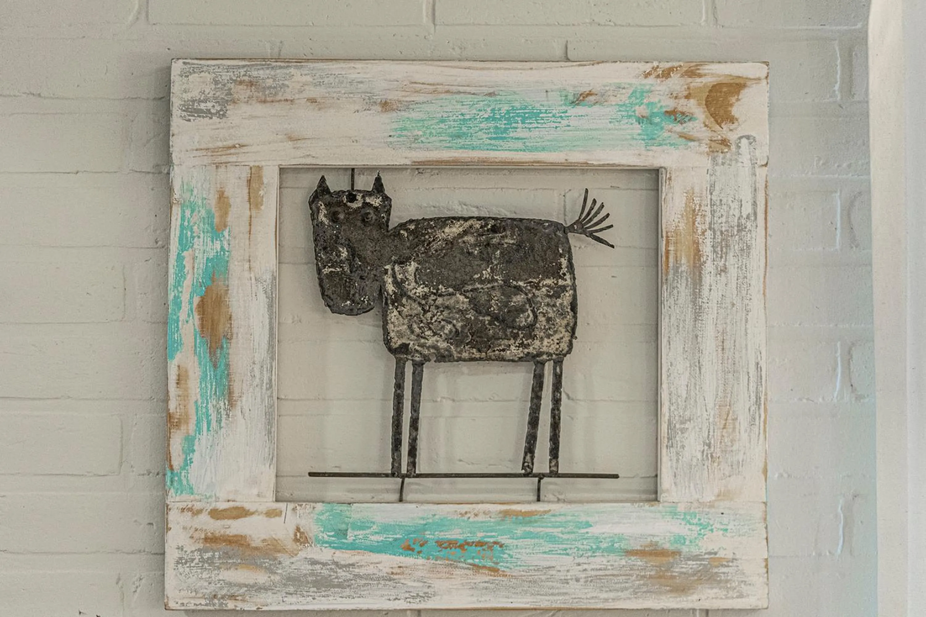 Logo/Certificate/Sign in Valeria House Rental Suites