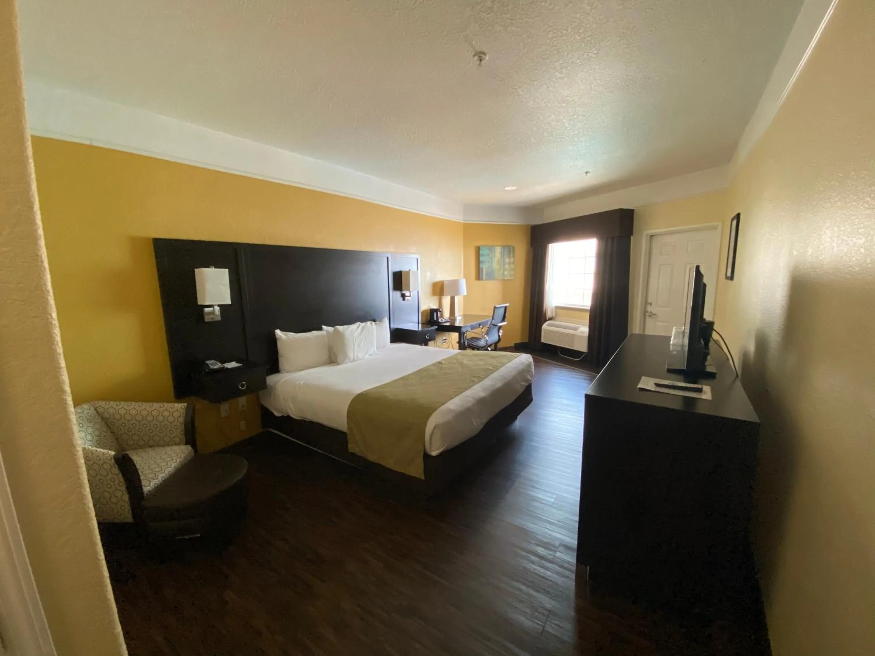 Photo of the whole room, Bed in Galveston Beach Hotel