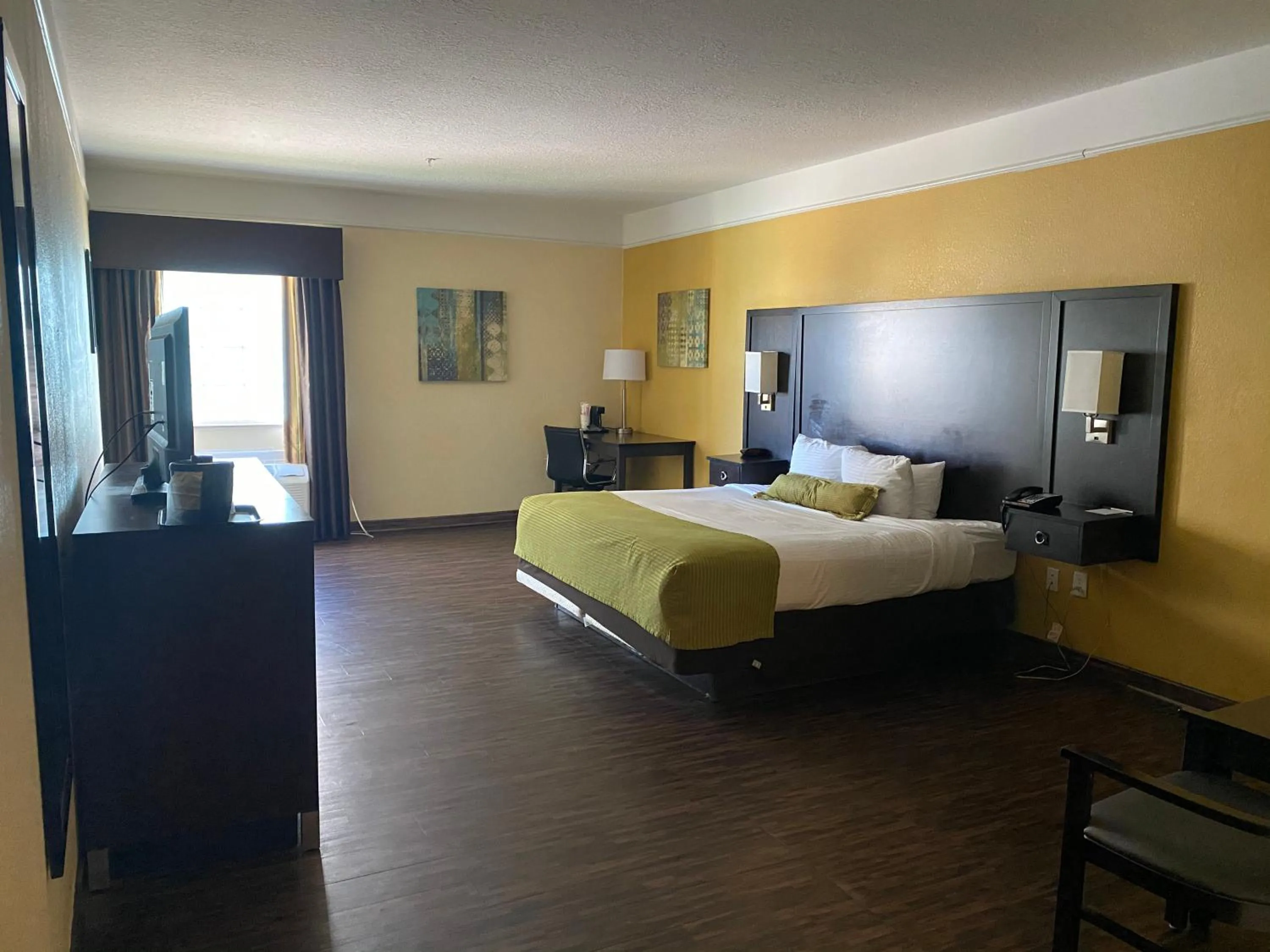 Photo of the whole room, Bed in Galveston Beach Hotel