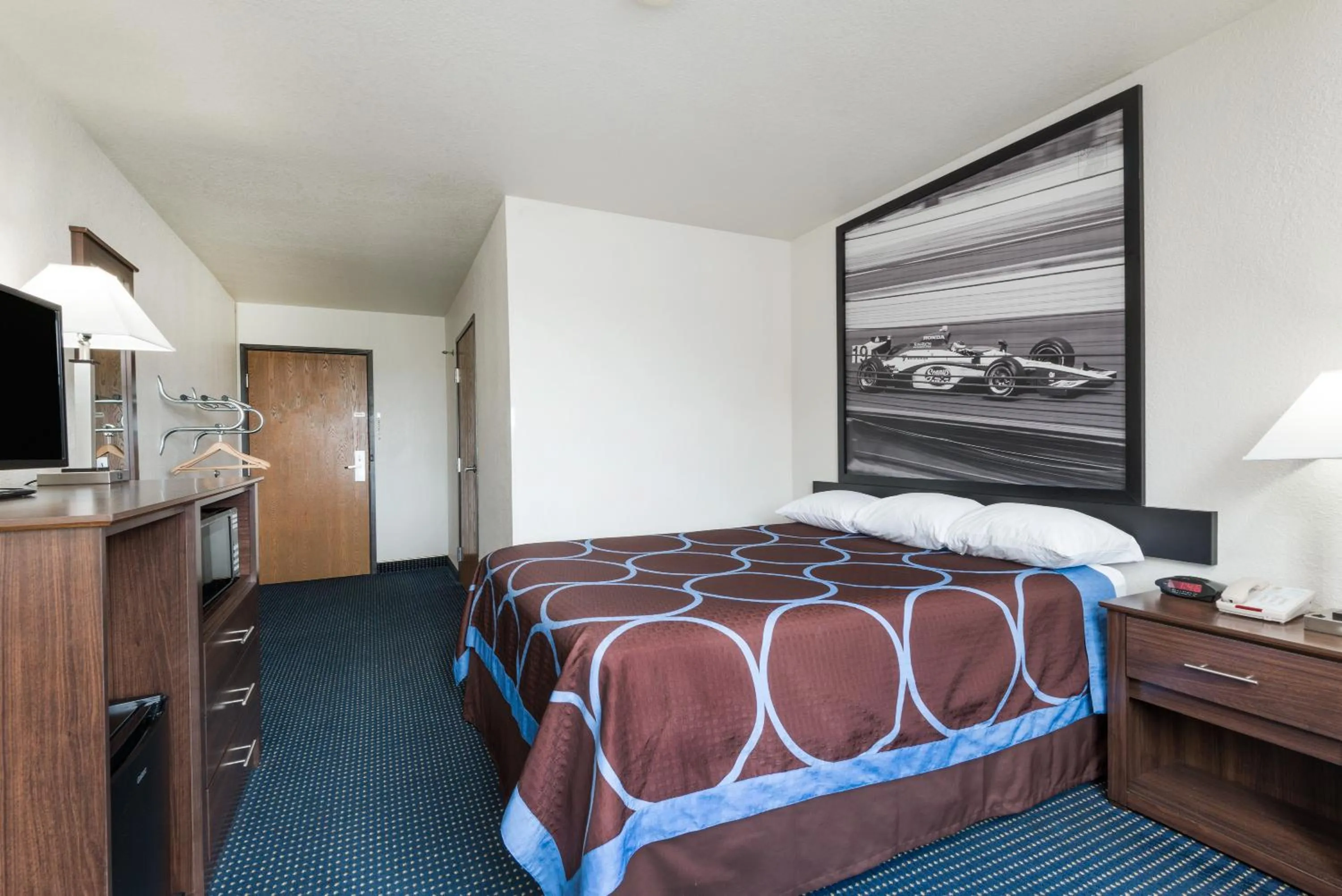 Bedroom, Bed in Super 8 by Wyndham Greenfield