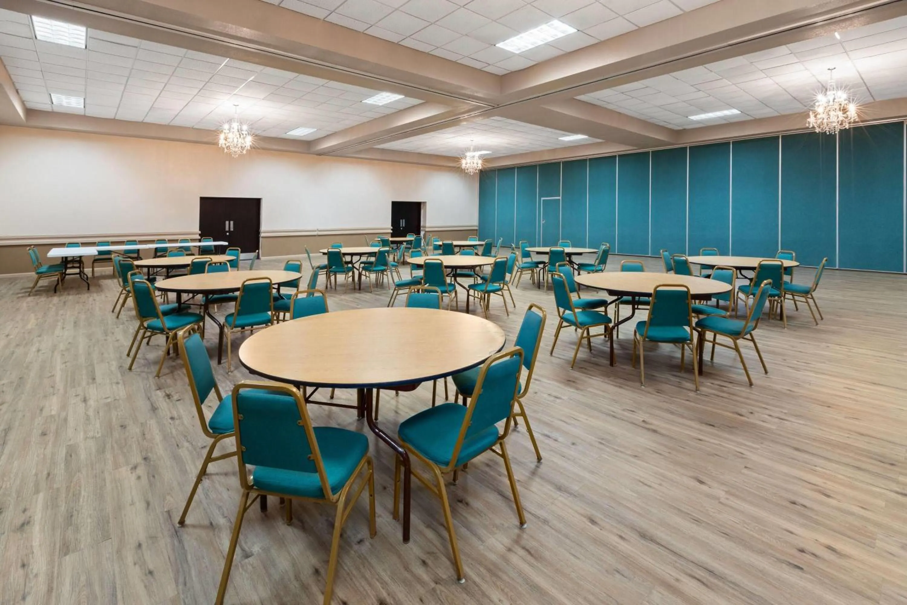 Meeting/conference room in Ramada by Wyndham Grayling Hotel & Conference Center