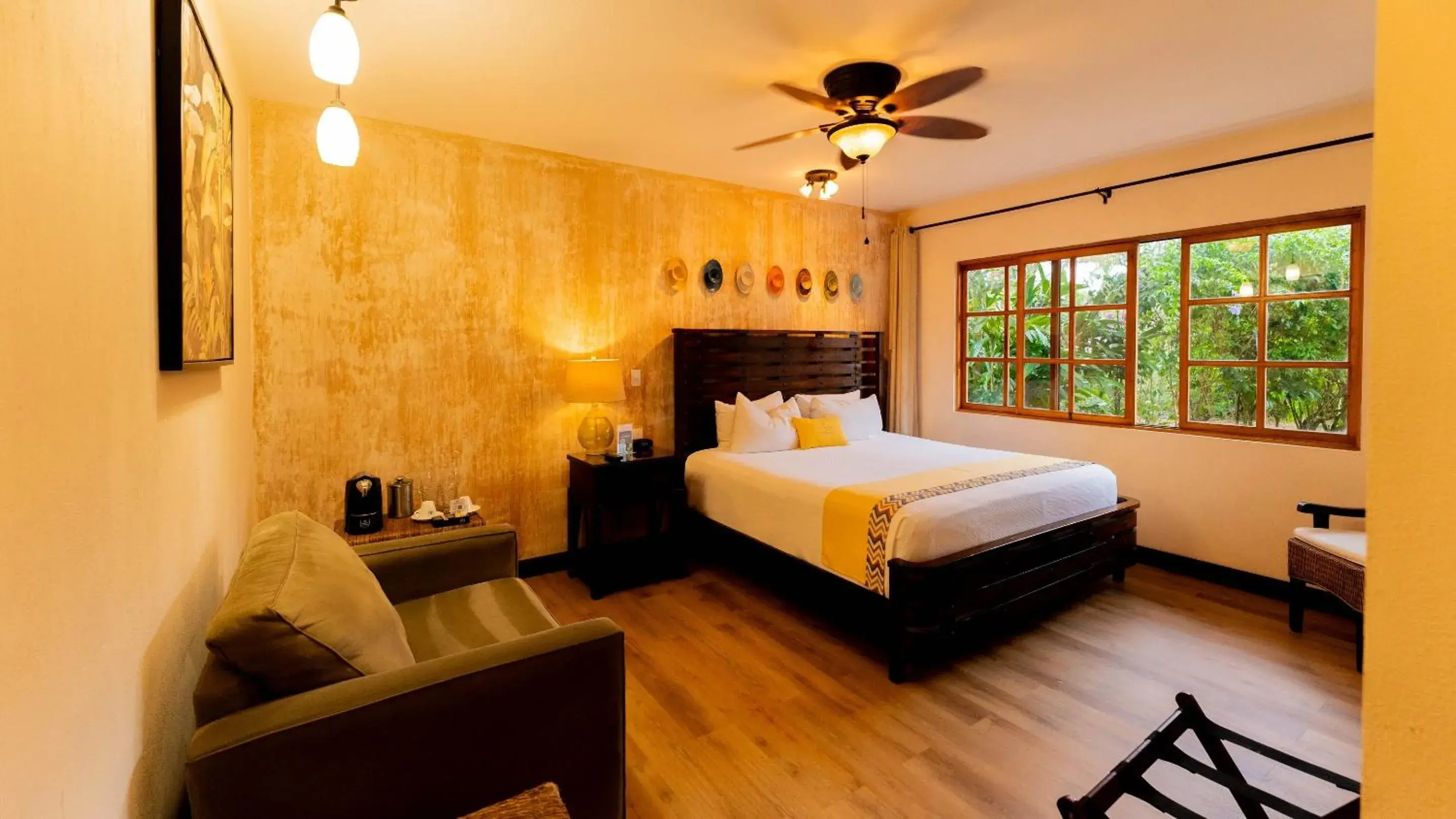 Deluxe King Room in Buena Vista Chic Hotel Deluxe King Room in Buena Vista Chic Hotel