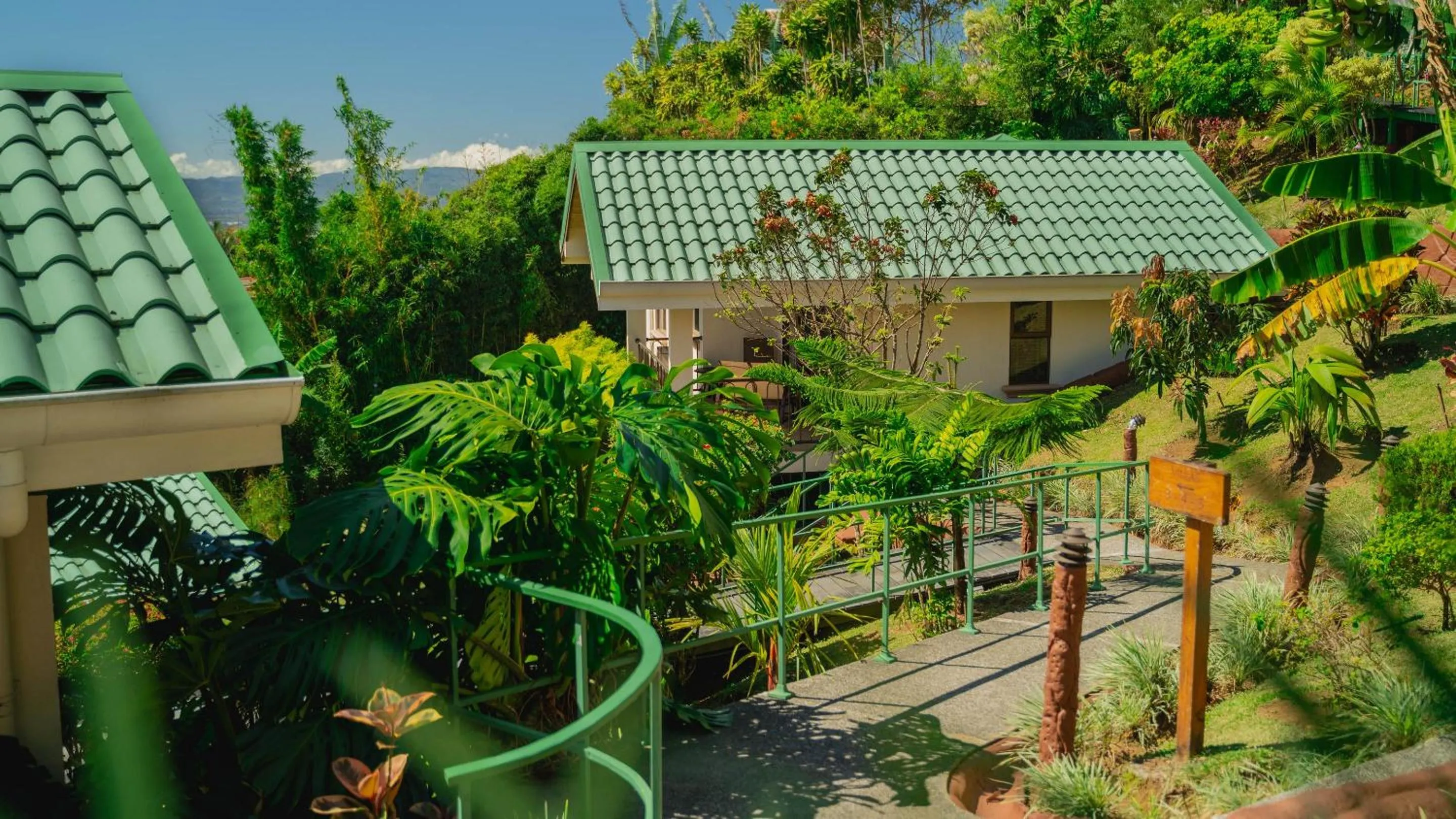 Property building in Buena Vista Chic Hotel