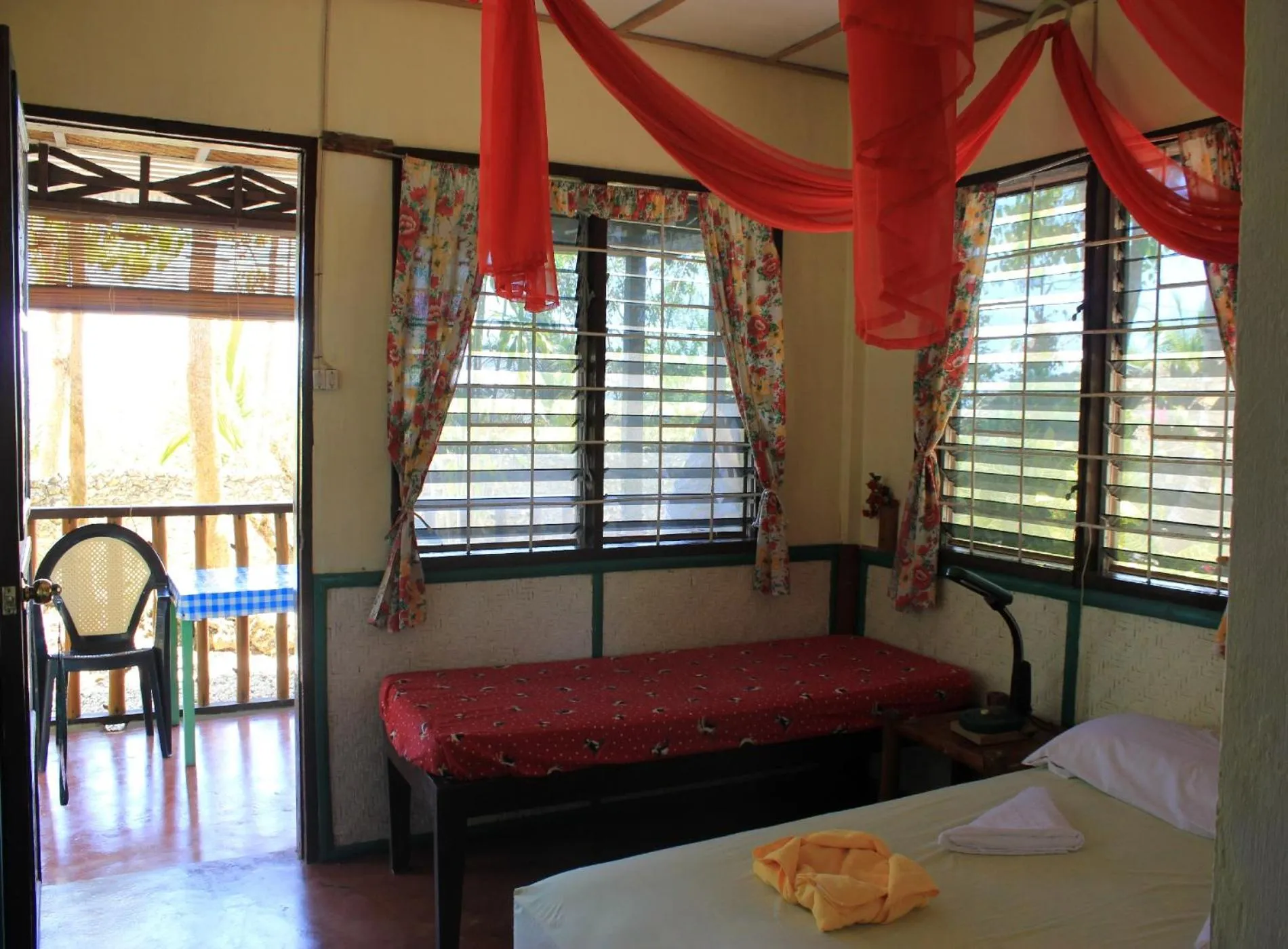 Bed in Casa de la Playa Beach Resort