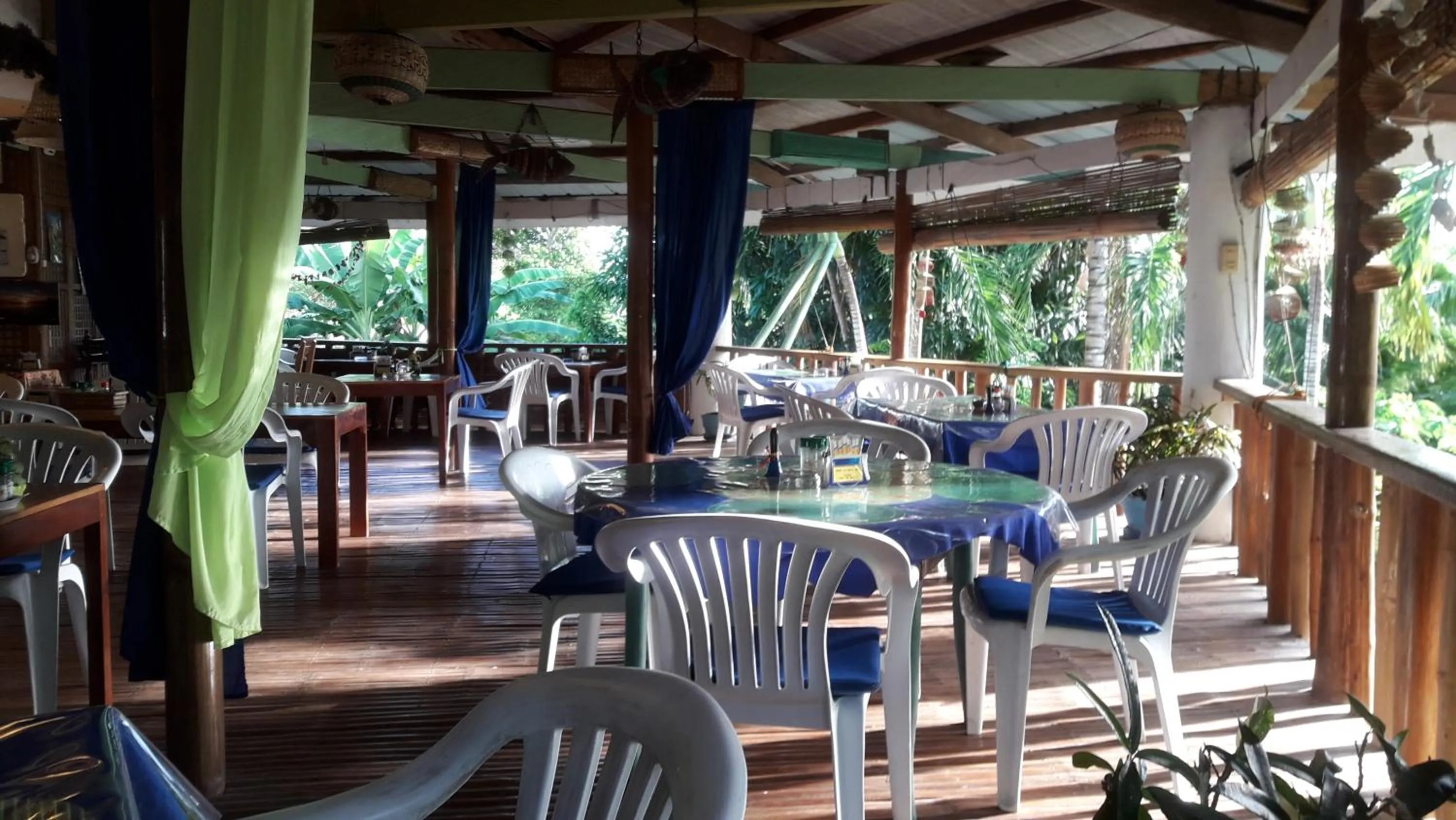 Restaurant/places to eat in Casa de la Playa Beach Resort