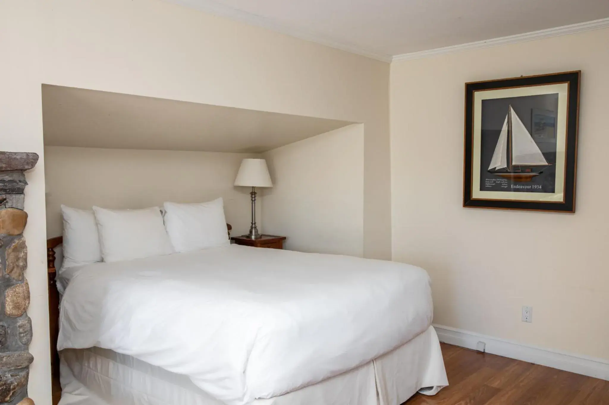 Queen Room with Sea View in Three Village Inn Queen Room with Sea View in Three Village Inn