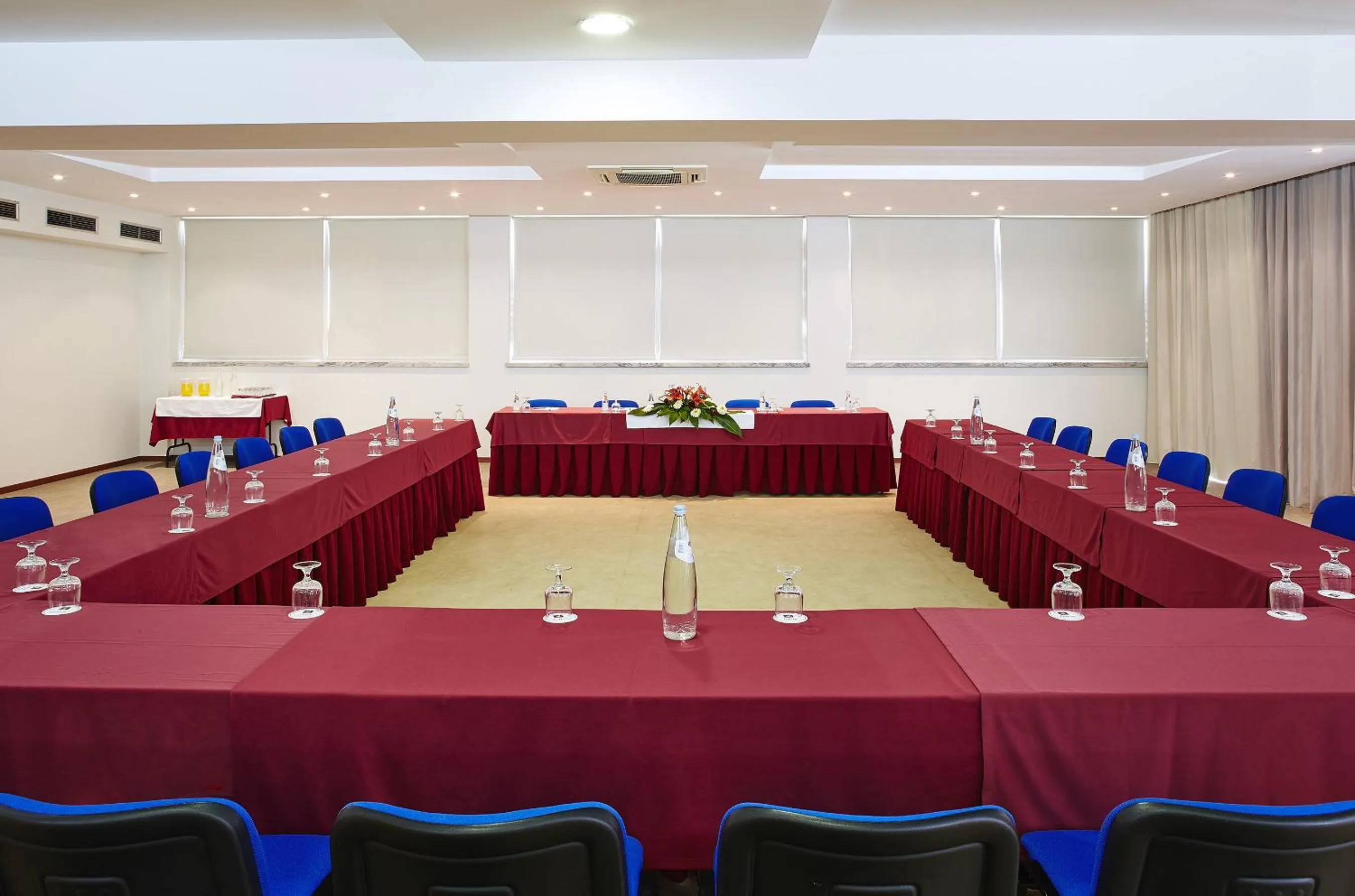Business facilities in Luna Fatima Hotel