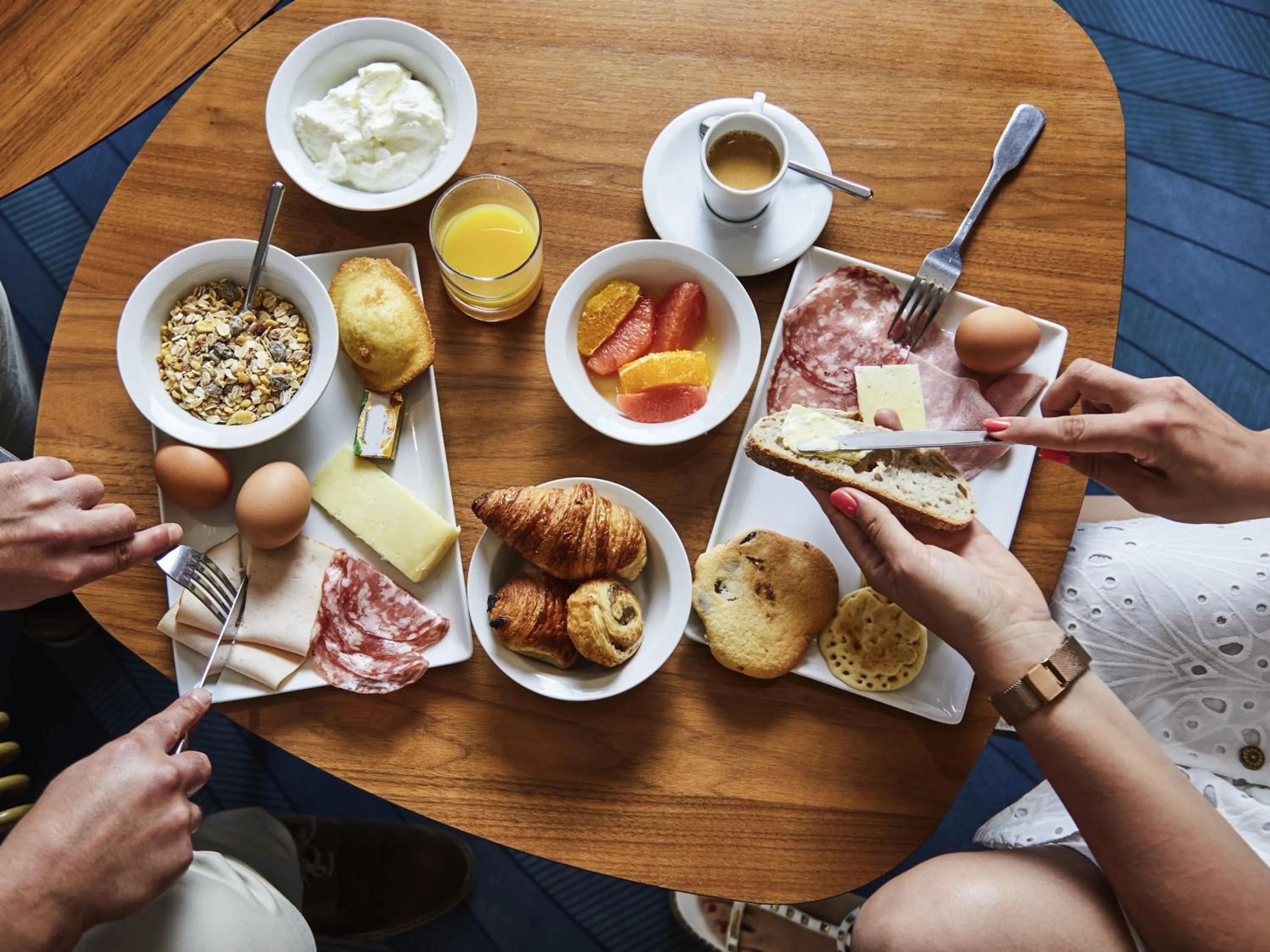 Restaurant/places to eat in Mercure Tokyo Hibiya