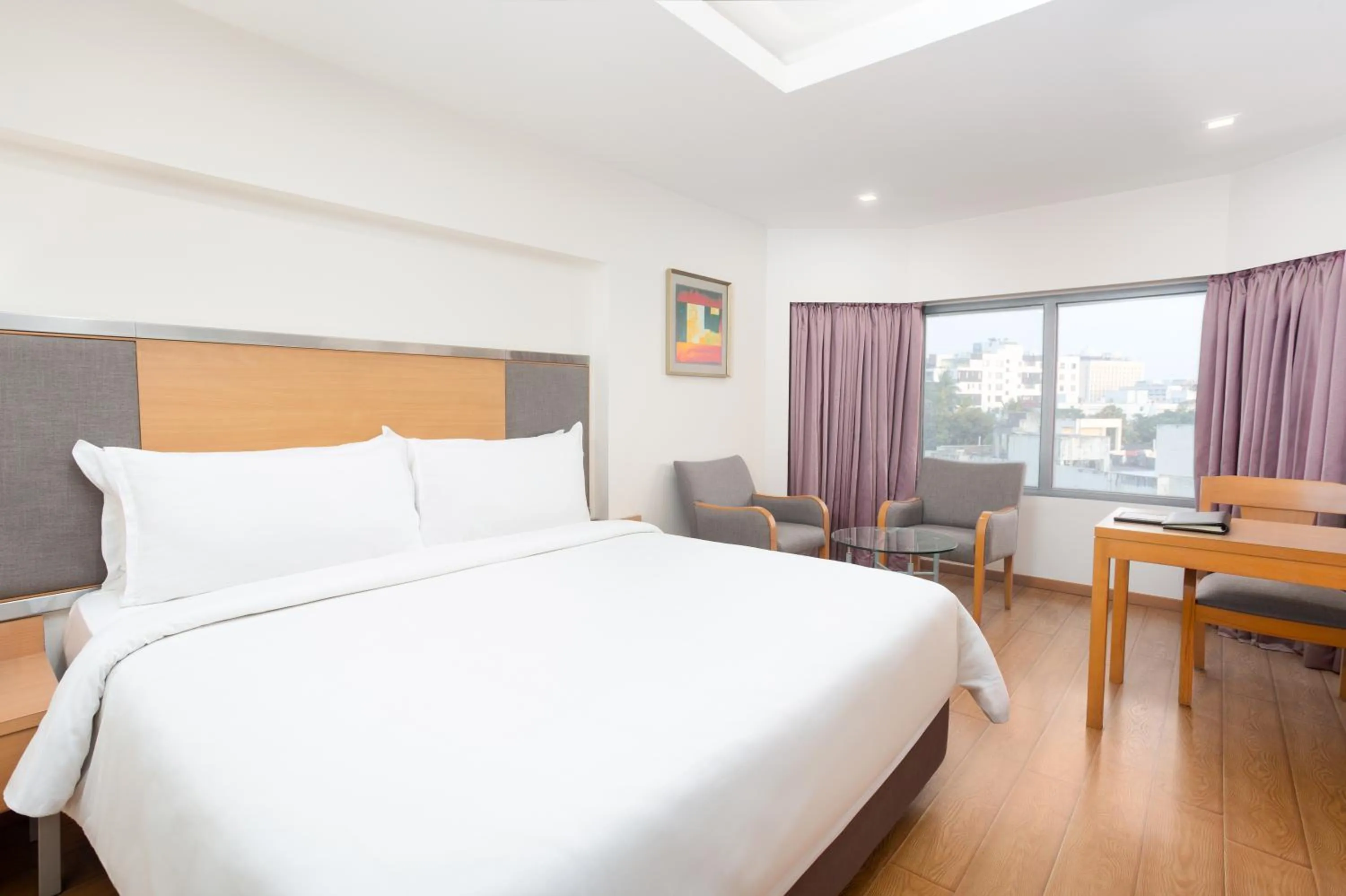 Bed in The Residency, Chennai