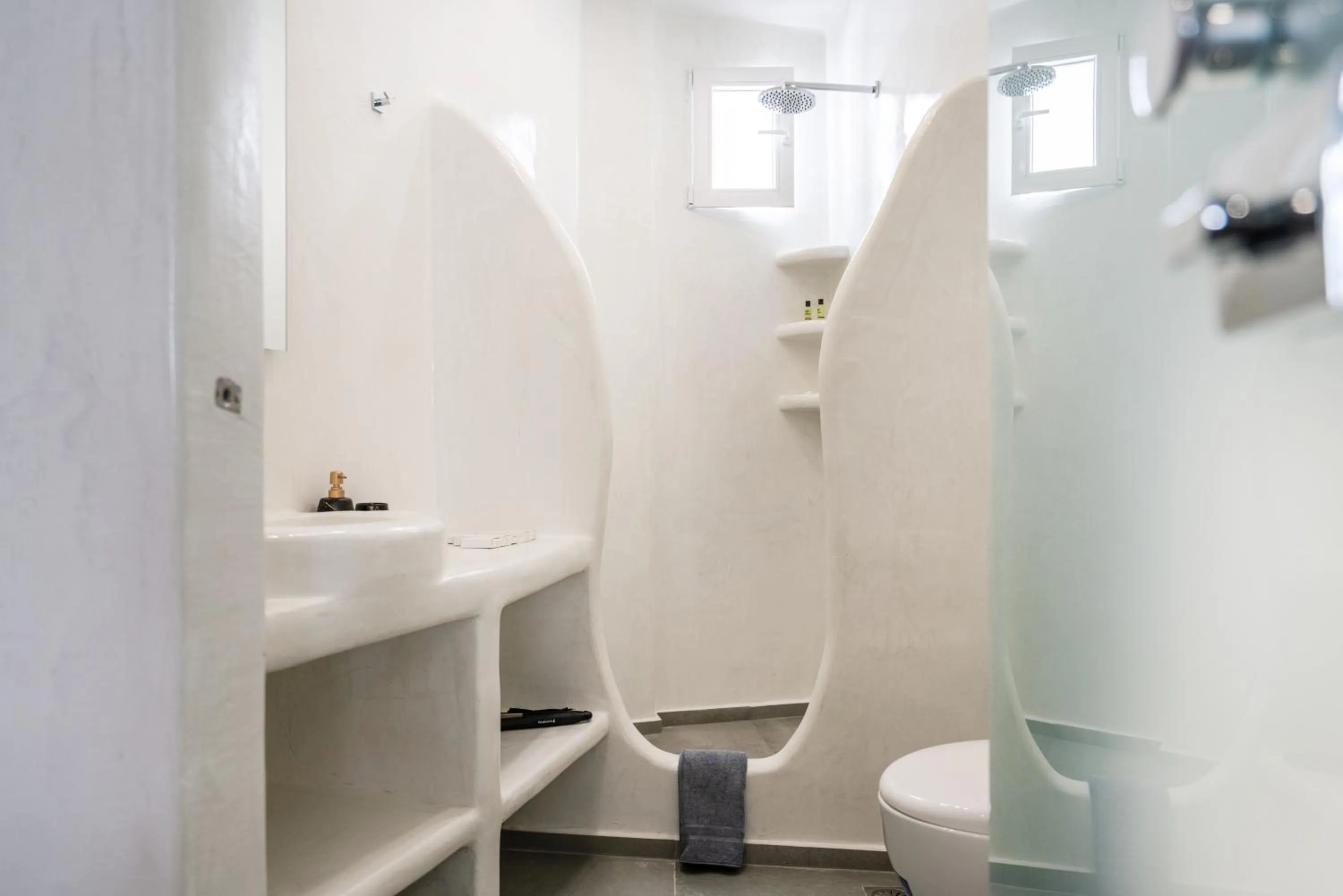 Bath in The Muses of Santorini Private Jacuzzi Suites