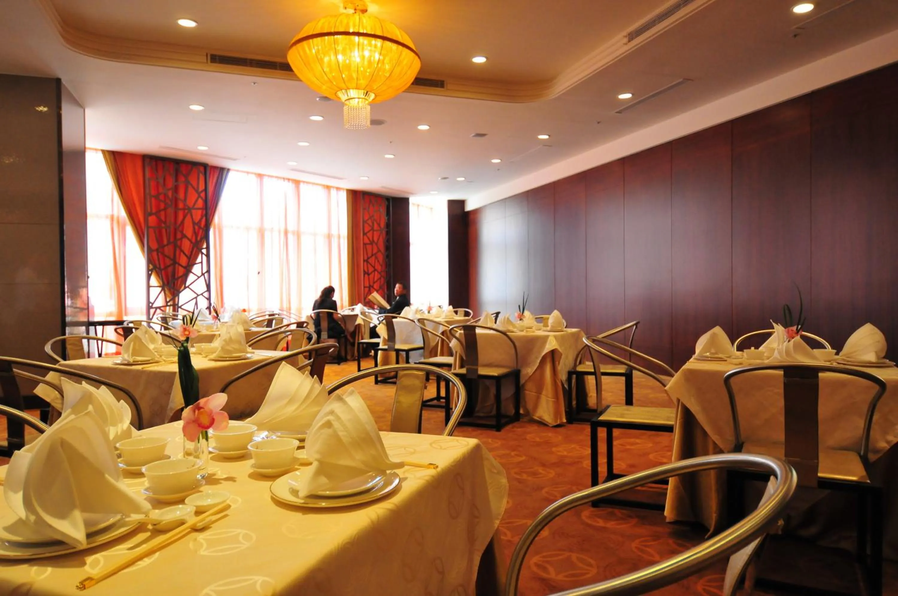 Restaurant/places to eat in Monarch Skyline Hotel-Near Taimall