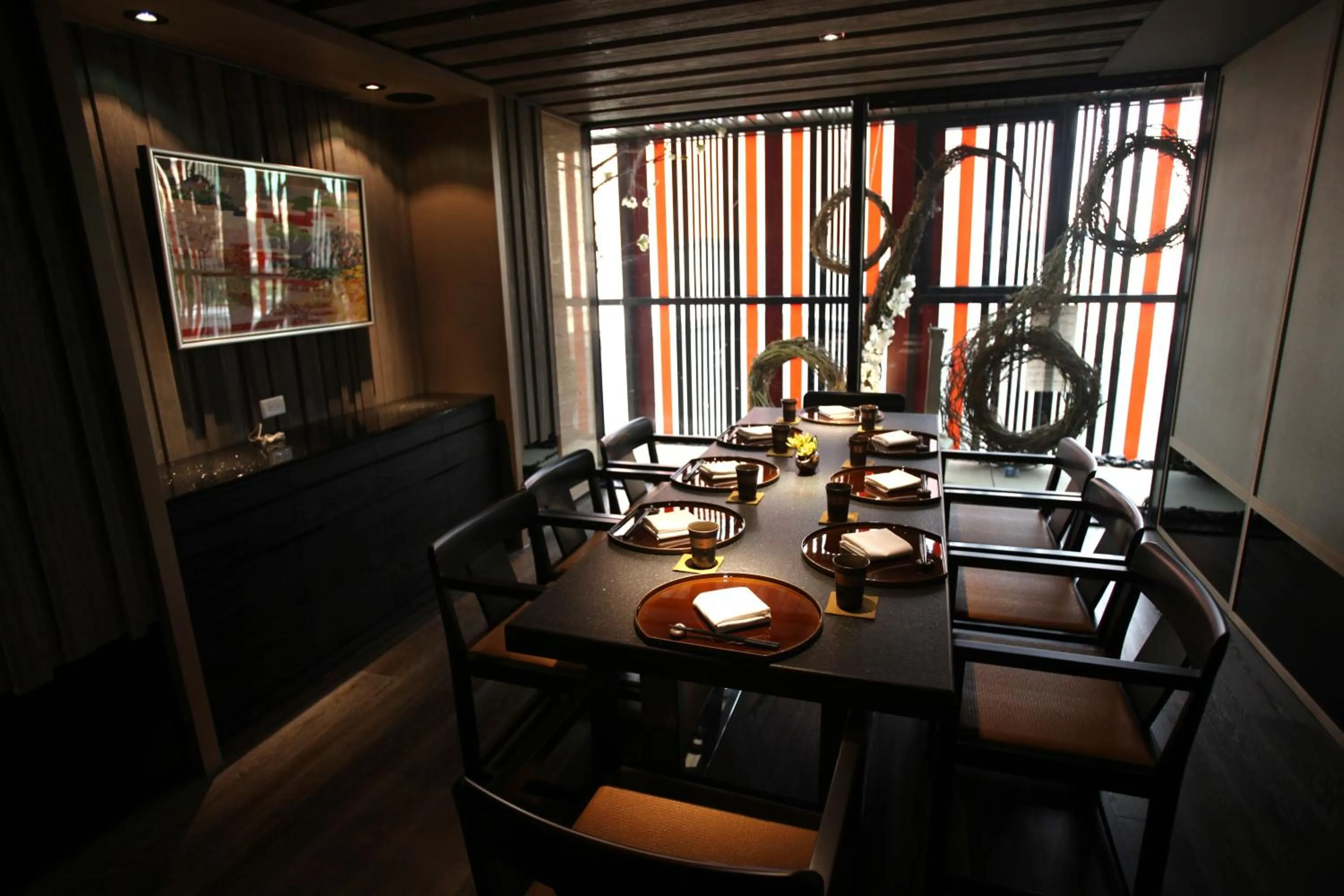 Restaurant/places to eat in Monarch Skyline Hotel-Near Taimall