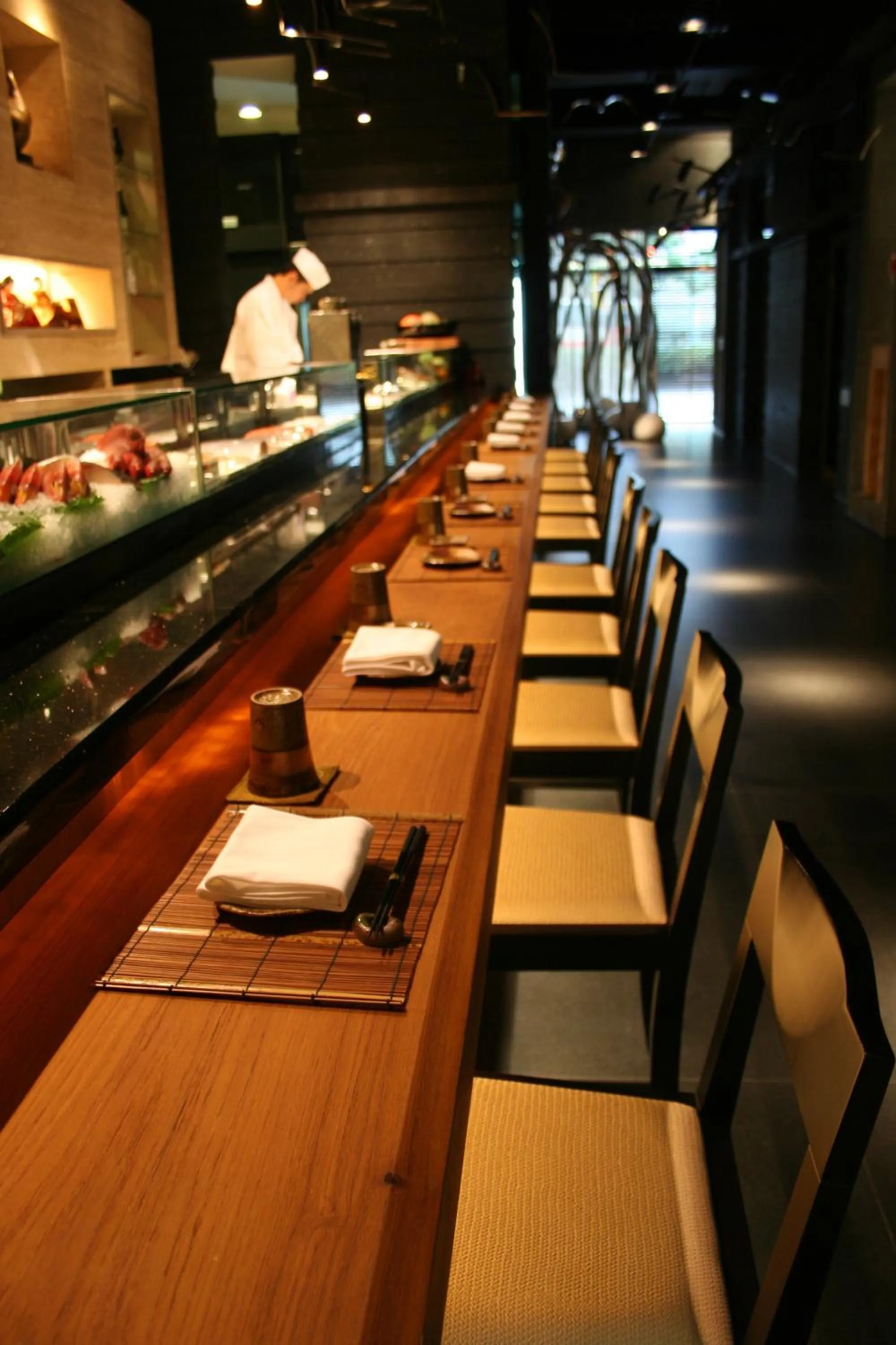 Restaurant/places to eat in Monarch Skyline Hotel-Near Taimall