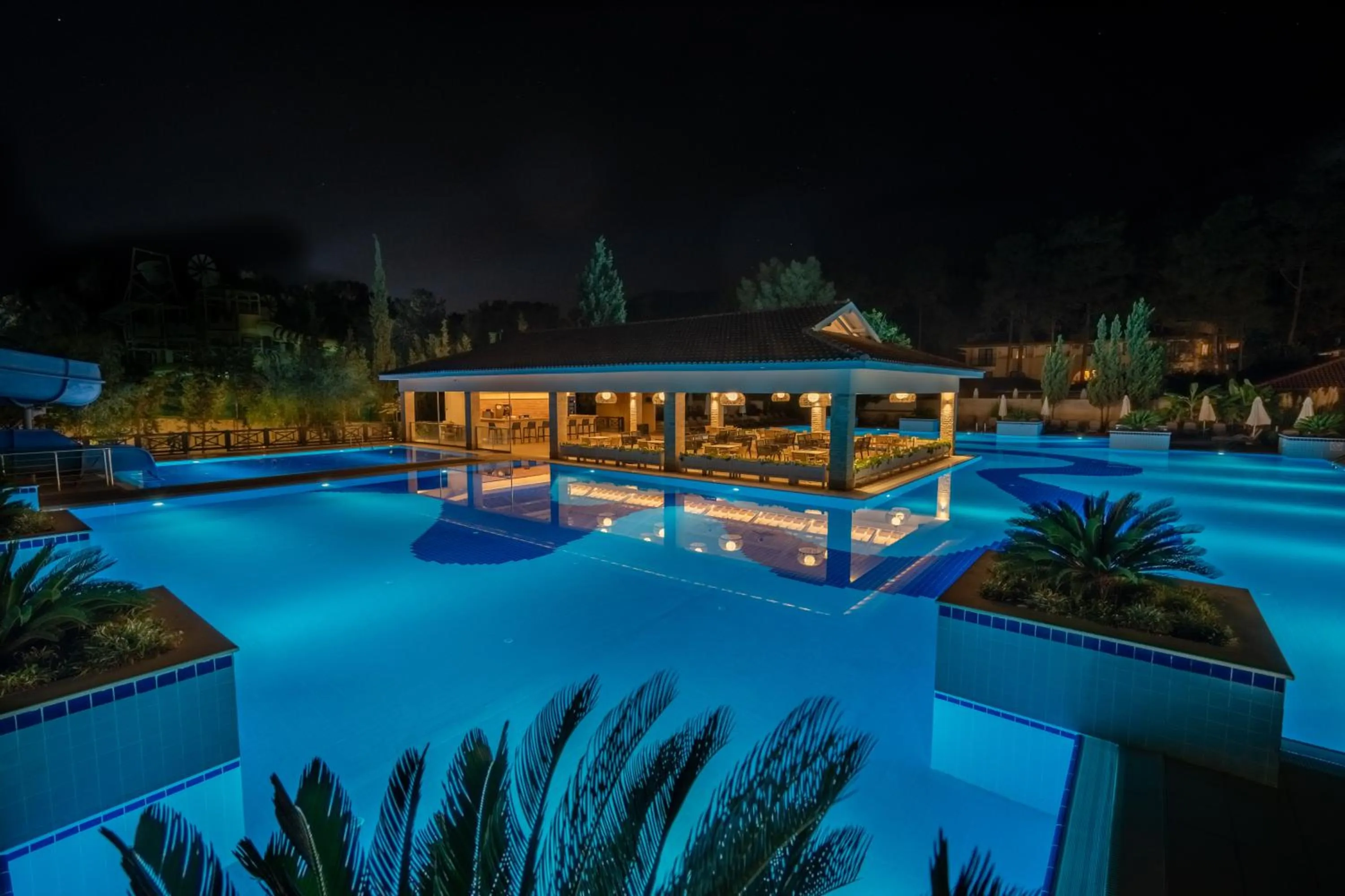 Night in Champion Holiday Village