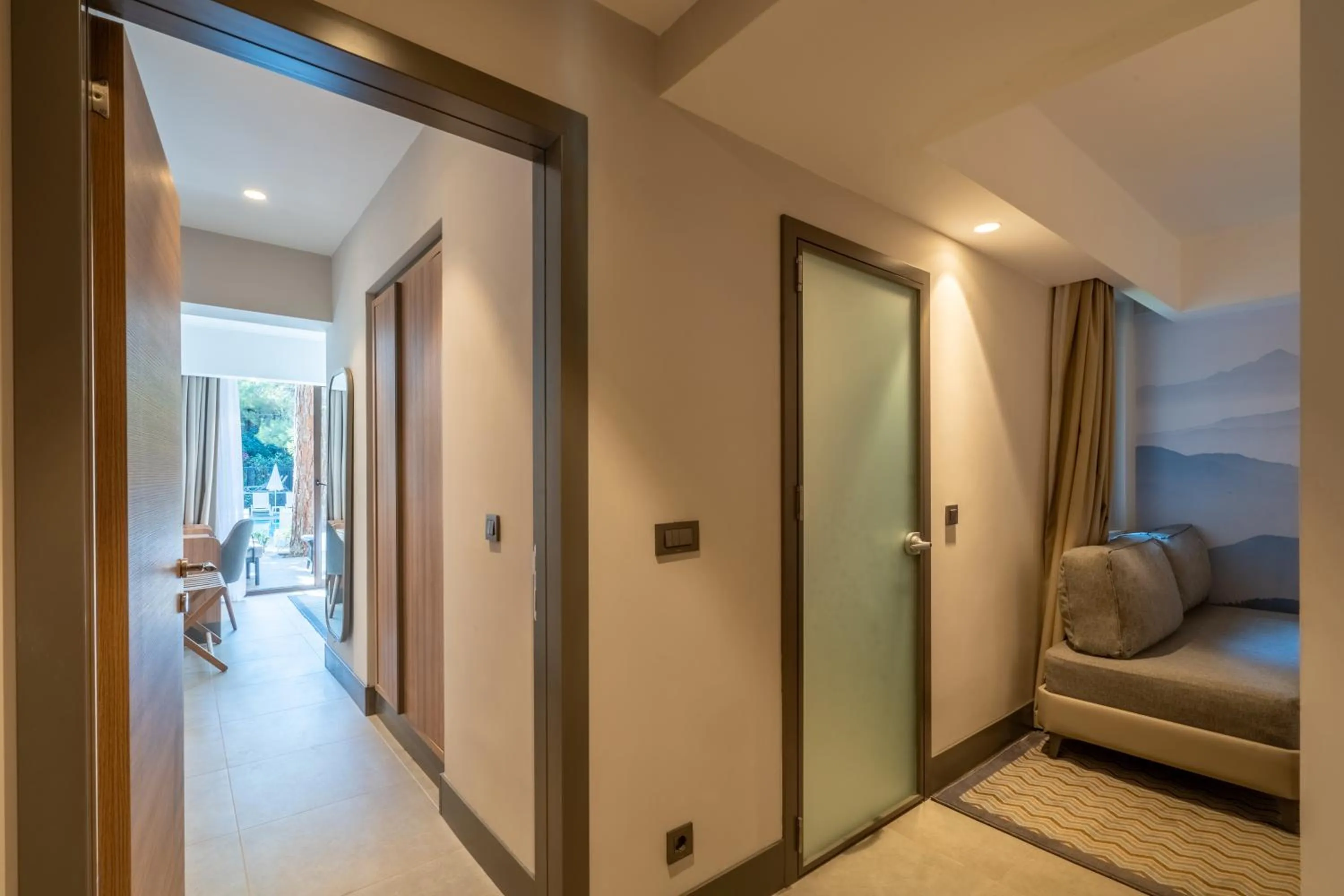 Photo of the whole room in Champion Holiday Village