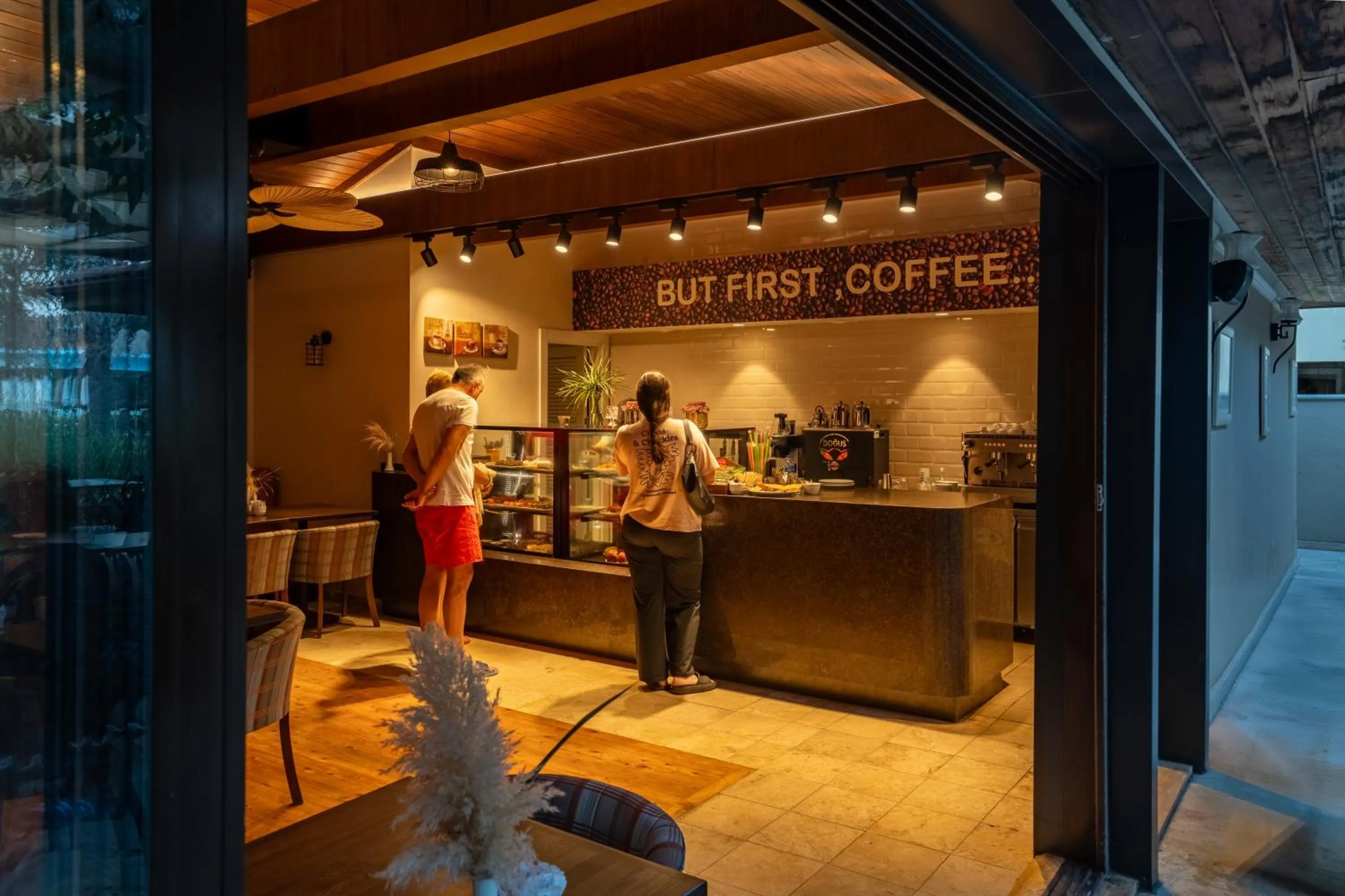 Restaurant/places to eat in Champion Holiday Village