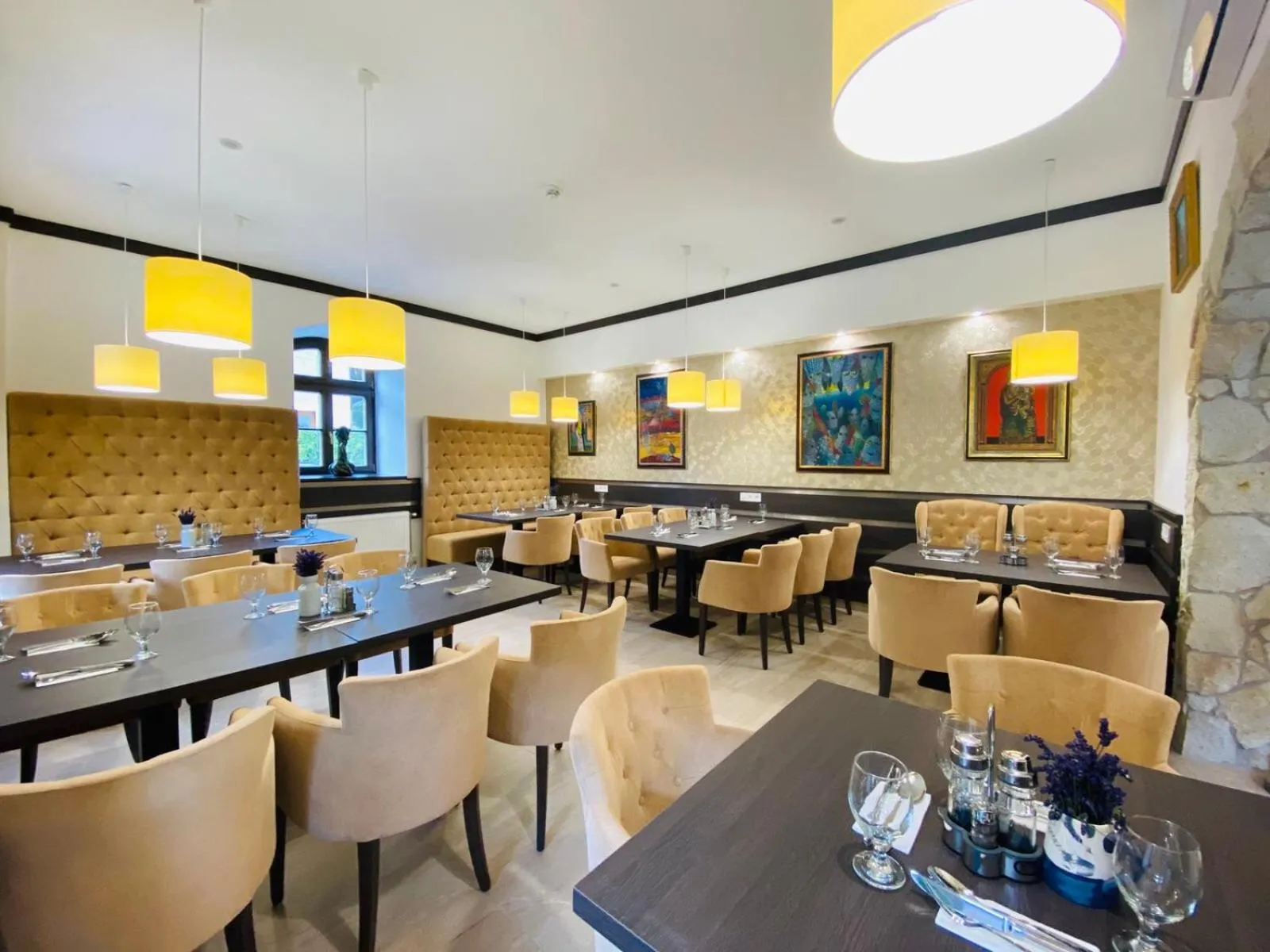 Restaurant/places to eat in Toldi Fogadó