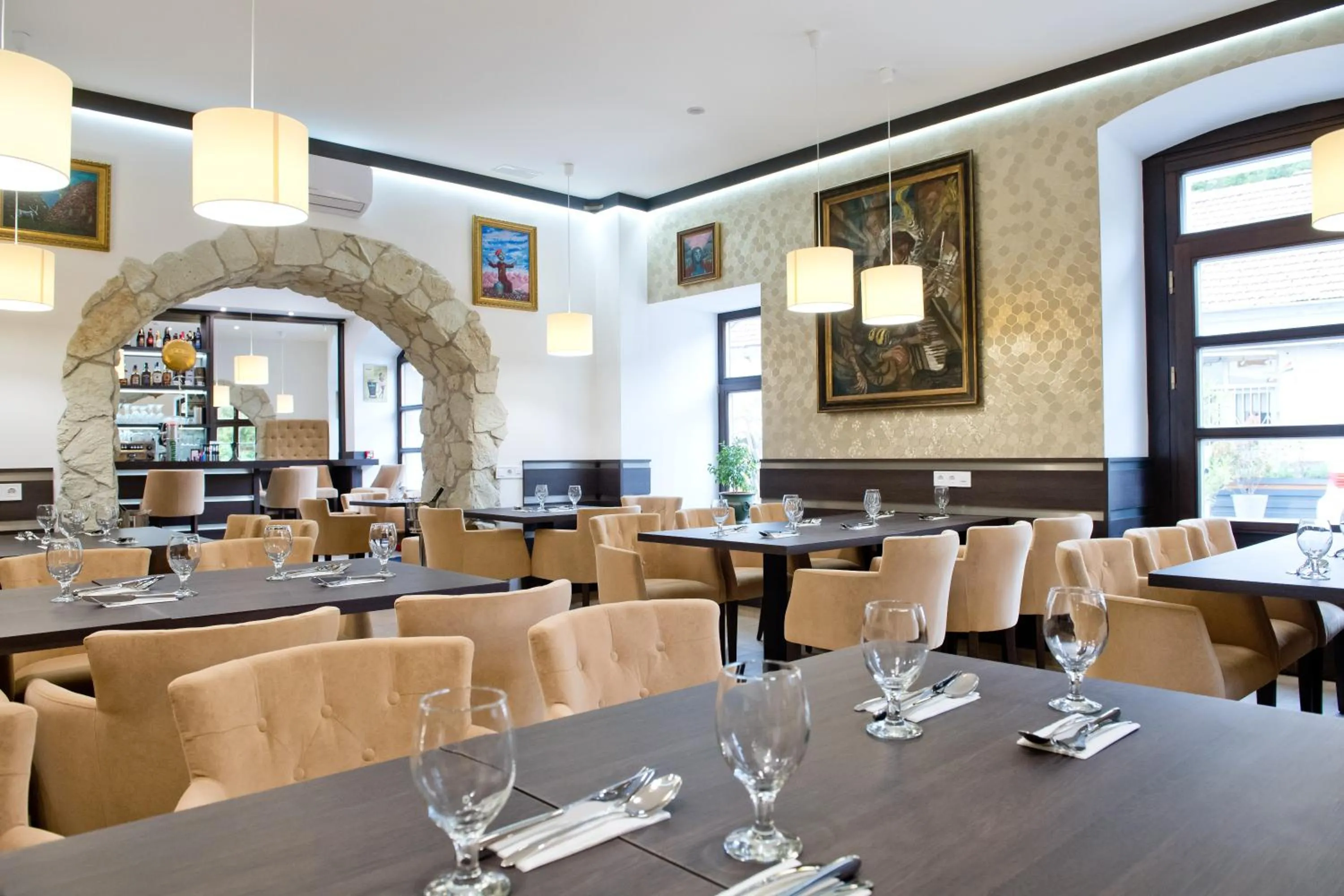 Restaurant/places to eat in Toldi Fogadó