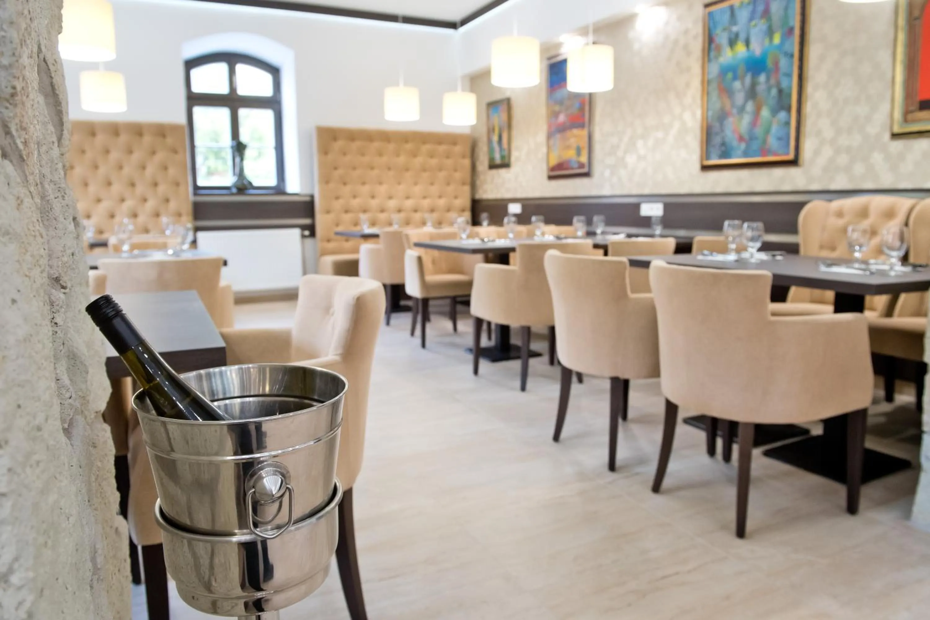 Restaurant/places to eat in Toldi Fogadó