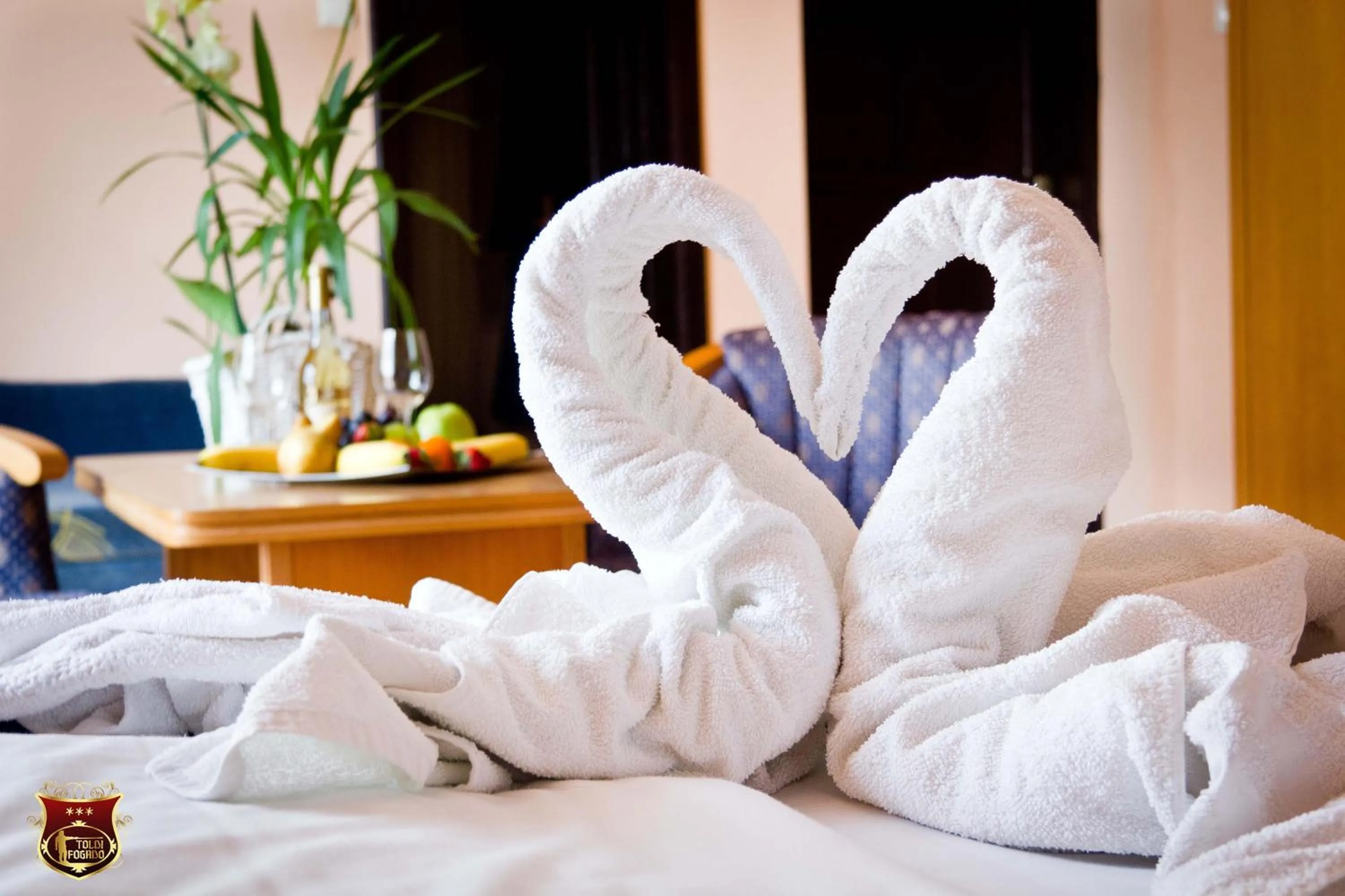 Photo of the whole room, Bed in Toldi Fogadó