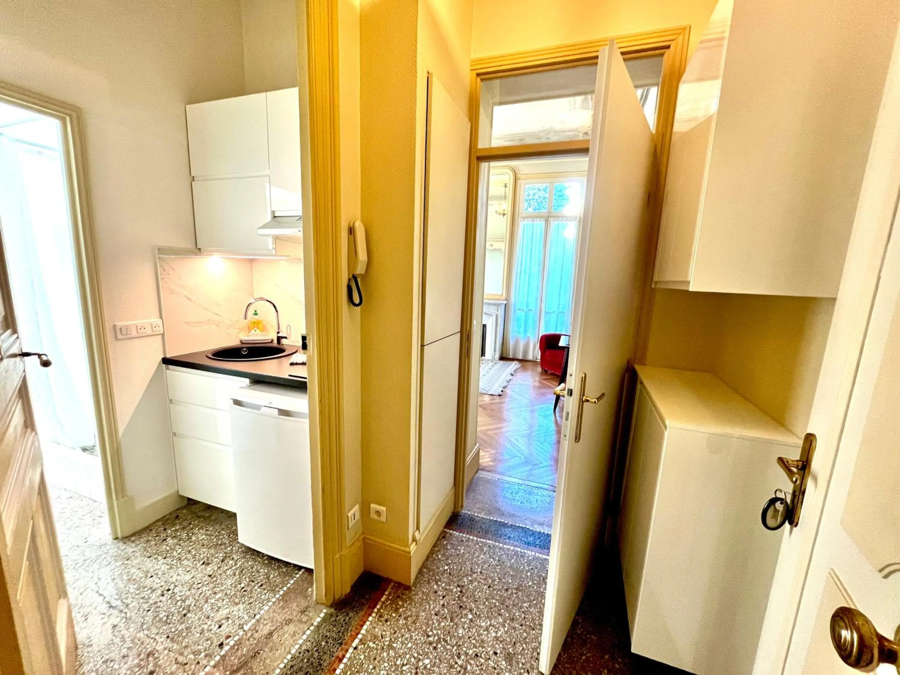Kitchen or kitchenette in Résidence La Villa Léonie