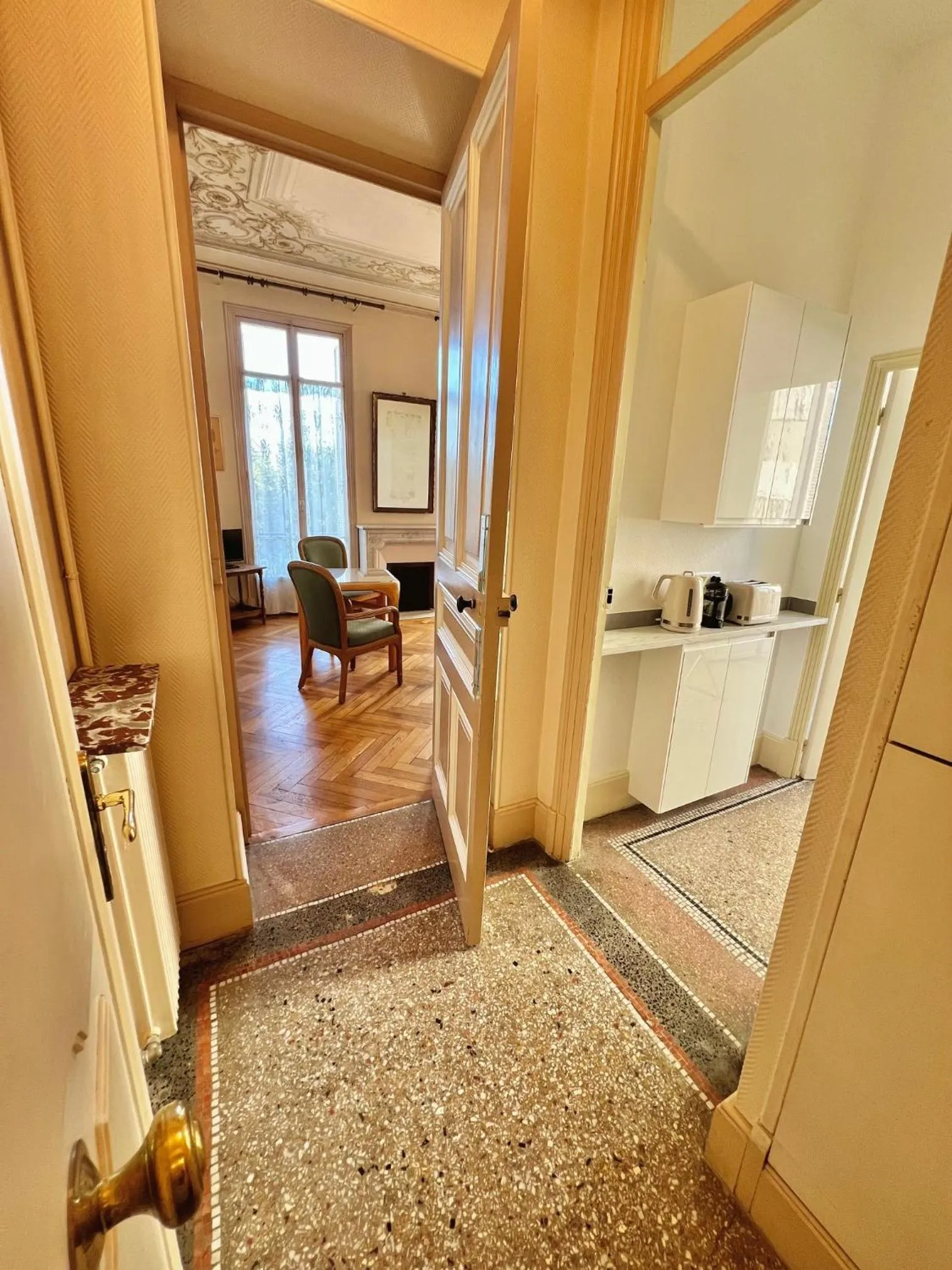 Kitchen or kitchenette in Résidence La Villa Léonie