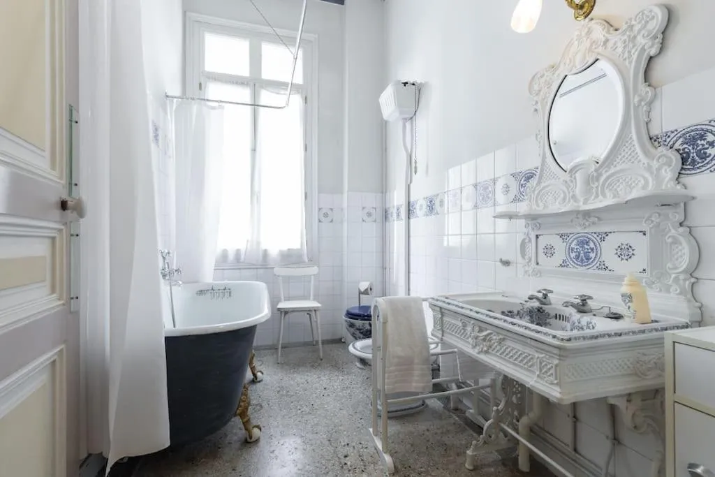 Bathroom in Résidence La Villa Léonie