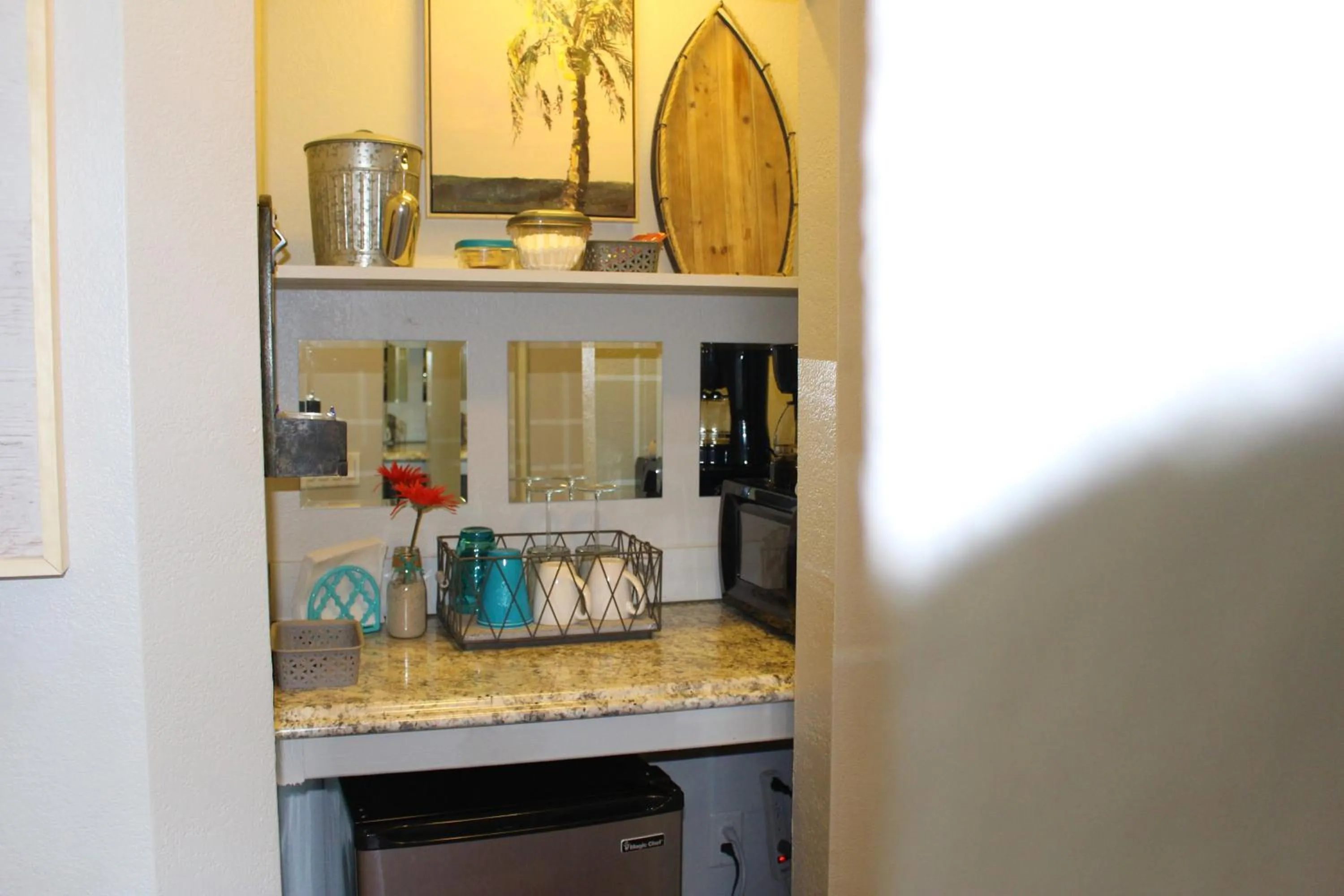 Coffee/tea facilities in Latitude 26 Waterfront Boutique Resort - Bonita Springs