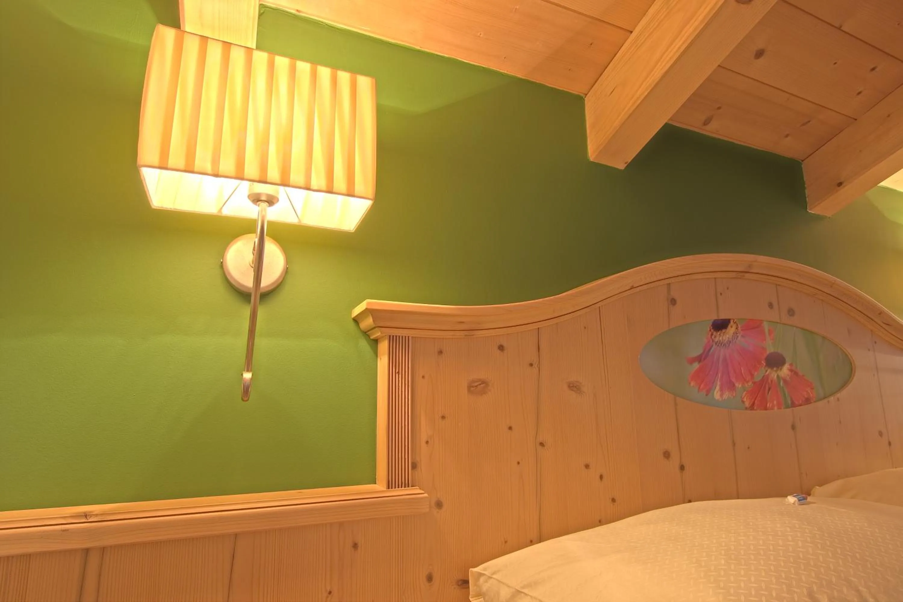 Bed in Hotel-Pension Wagnermigl