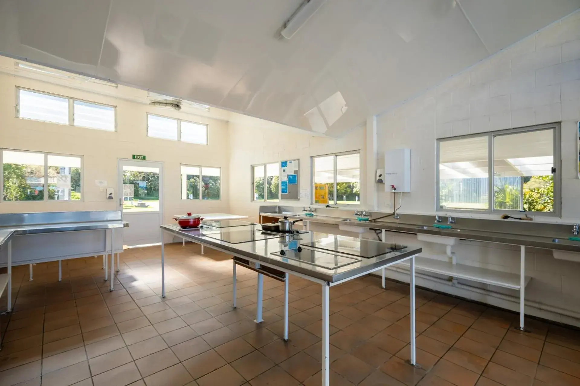 Economy Quadruple Room in Kaiteriteri Reserve Cabins Economy Quadruple Room in Kaiteriteri Reserve Cabins