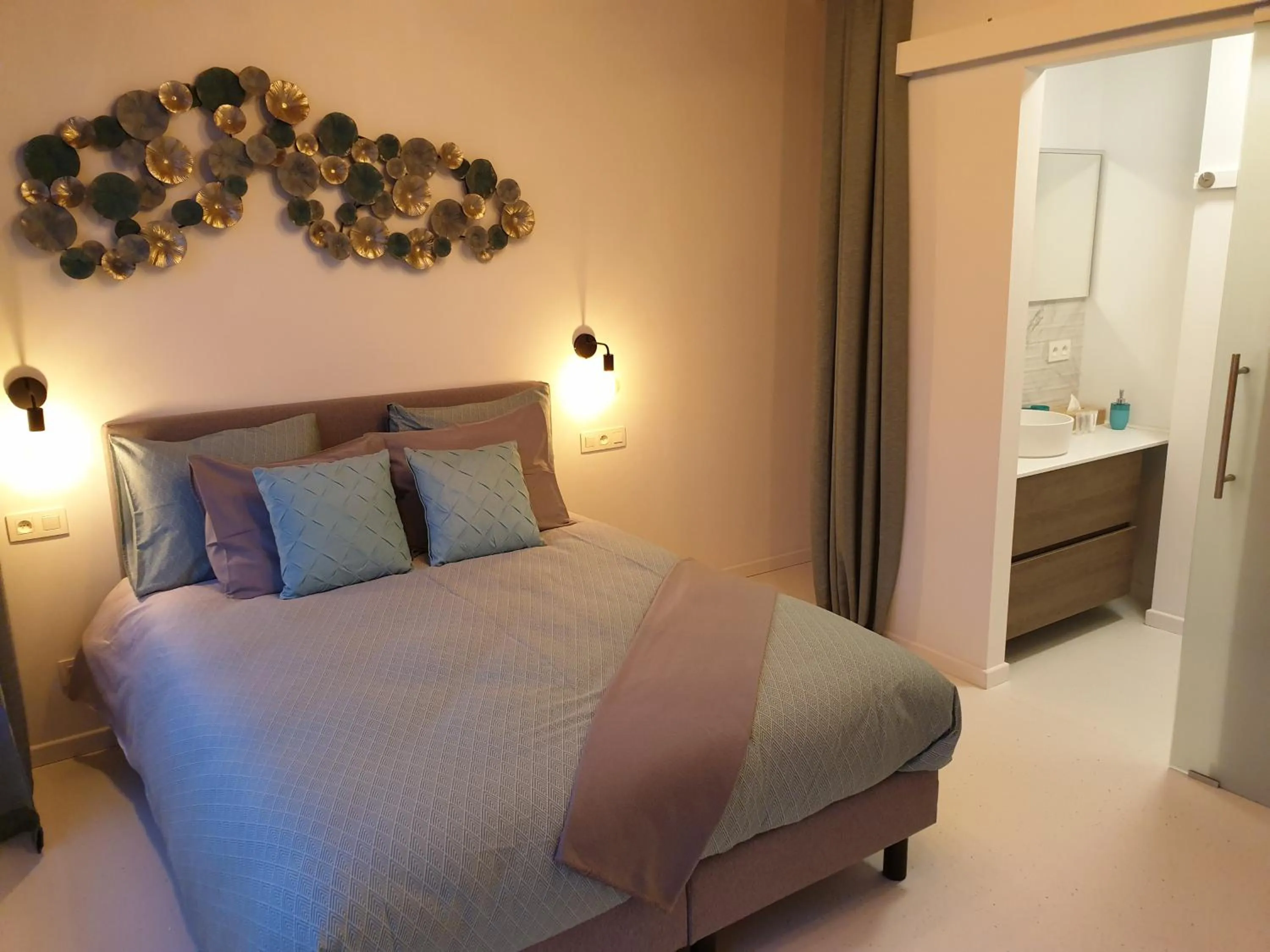 Bed in B&B Luxe Suites 1-2-3