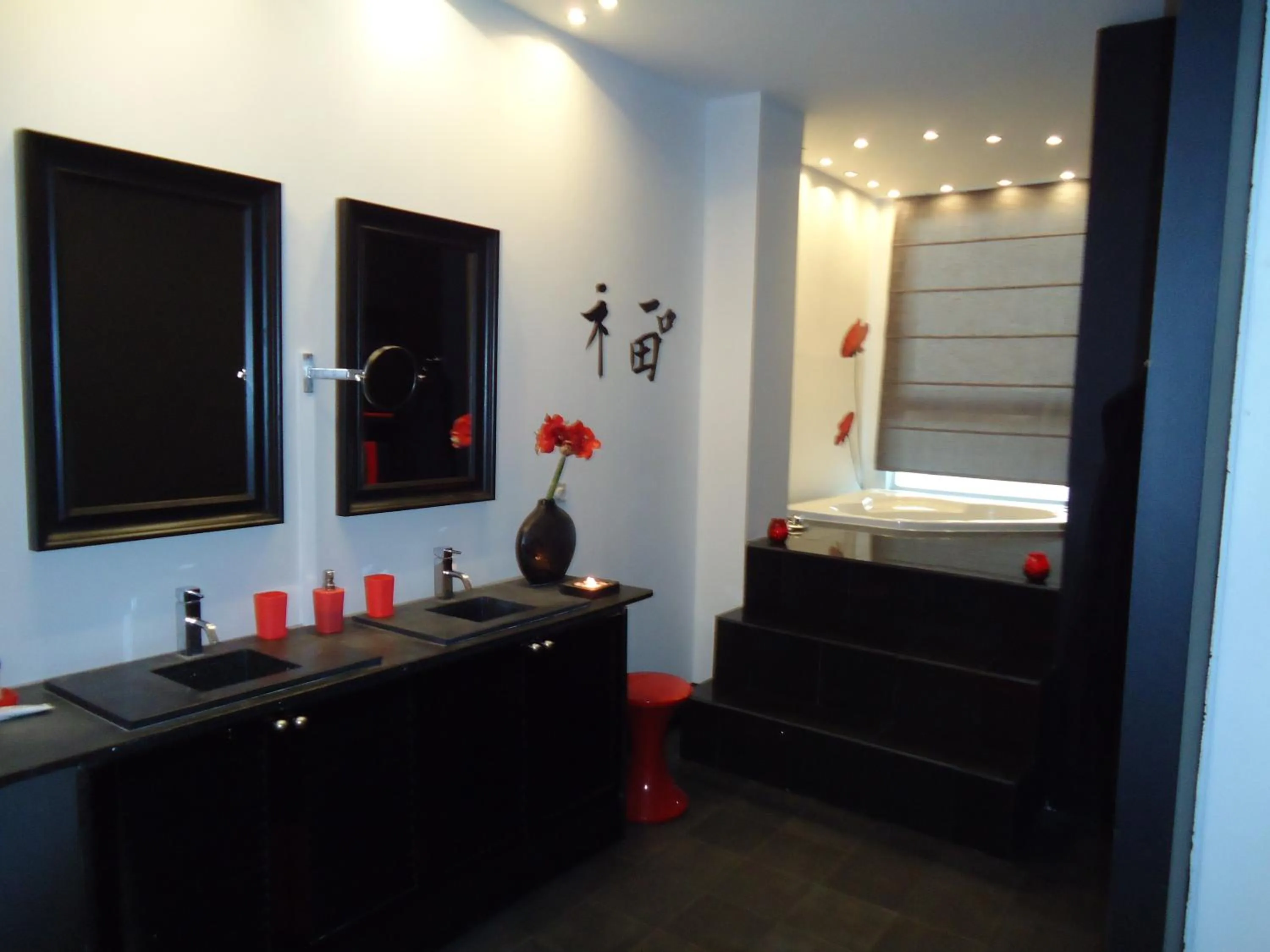 Bathroom, Bed in B&B Luxe Suites 1-2-3