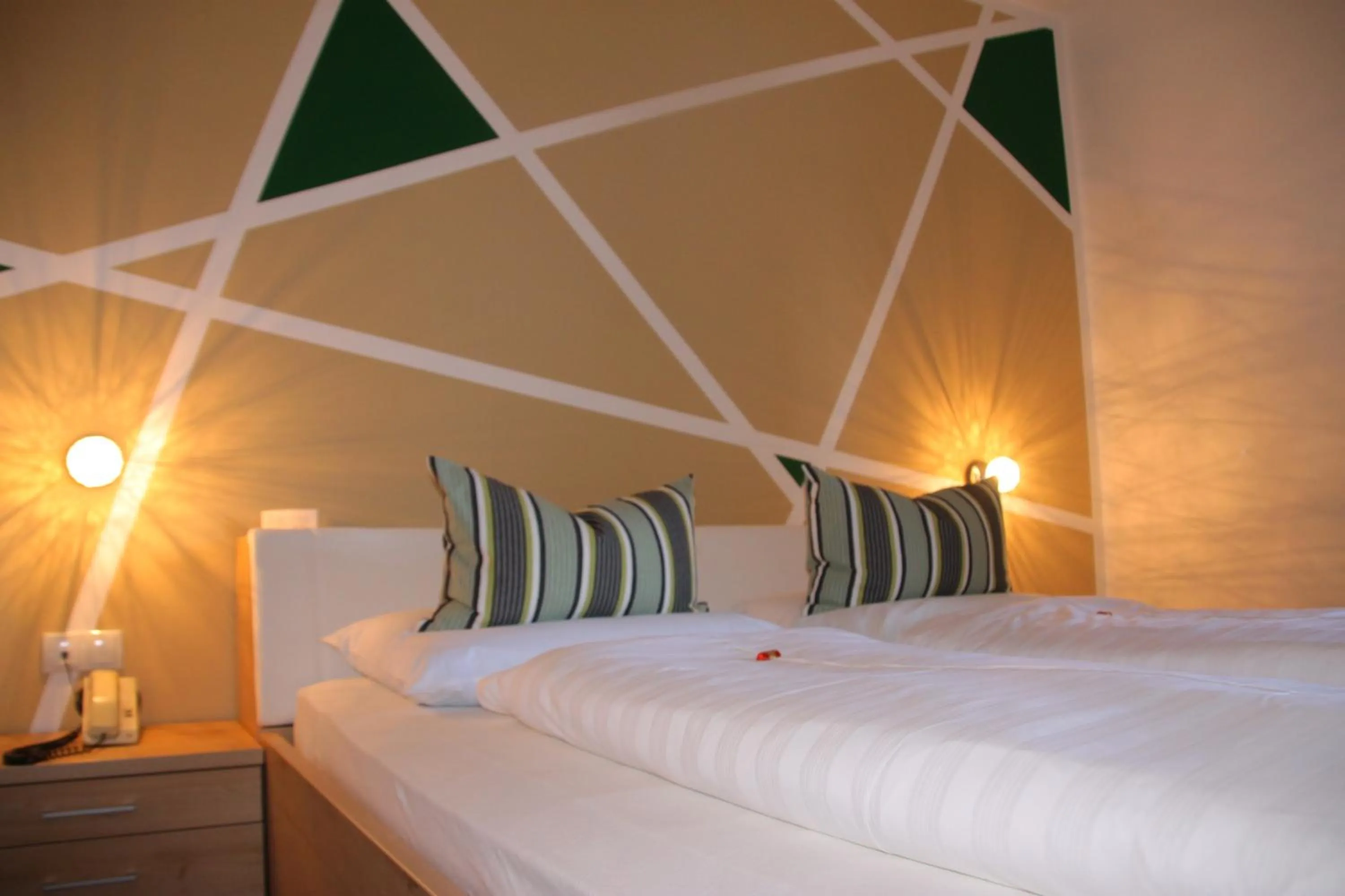 Photo of the whole room, Bed in Garni Brunnenhof