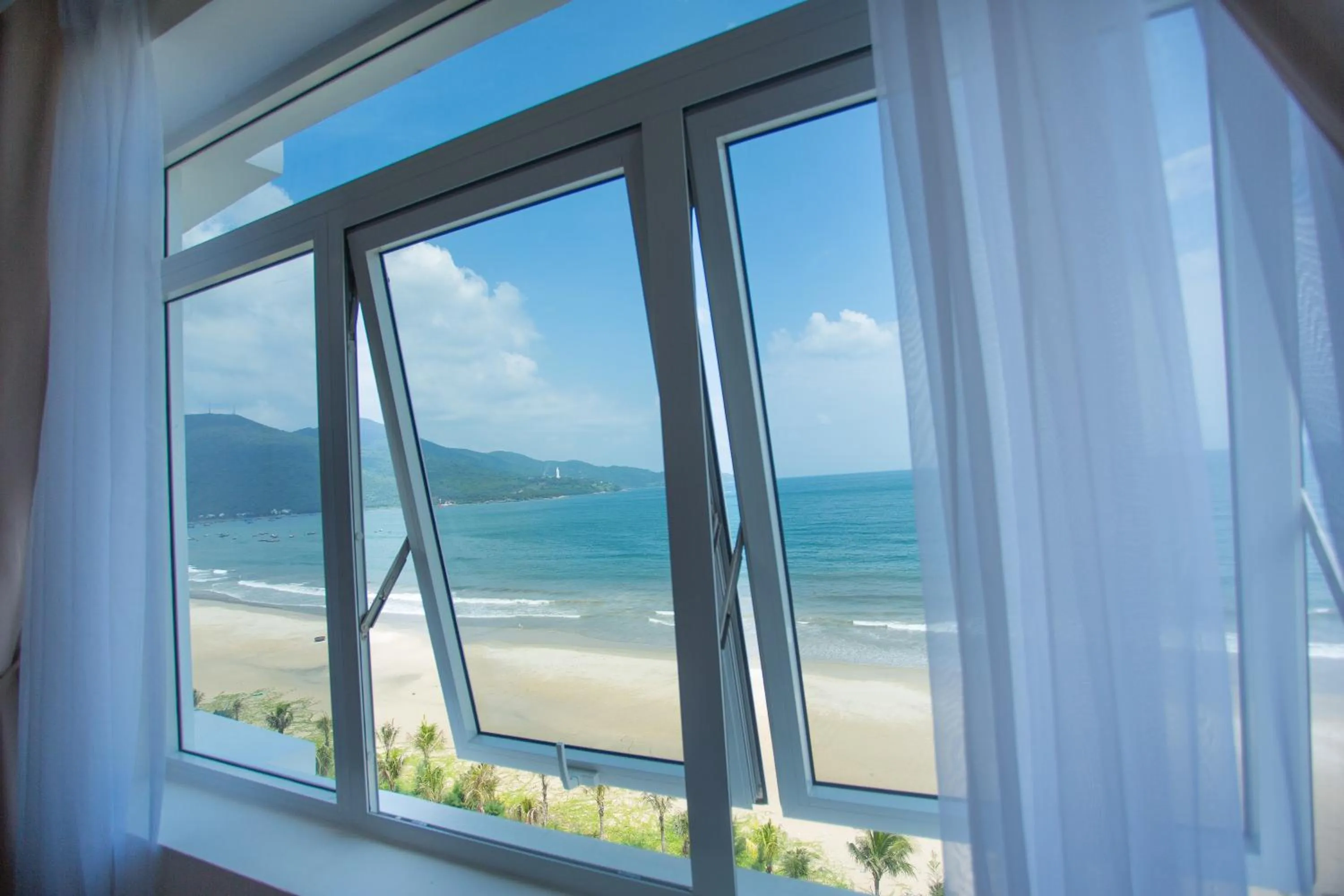 Lake view in De Lamour Hotel Da Nang