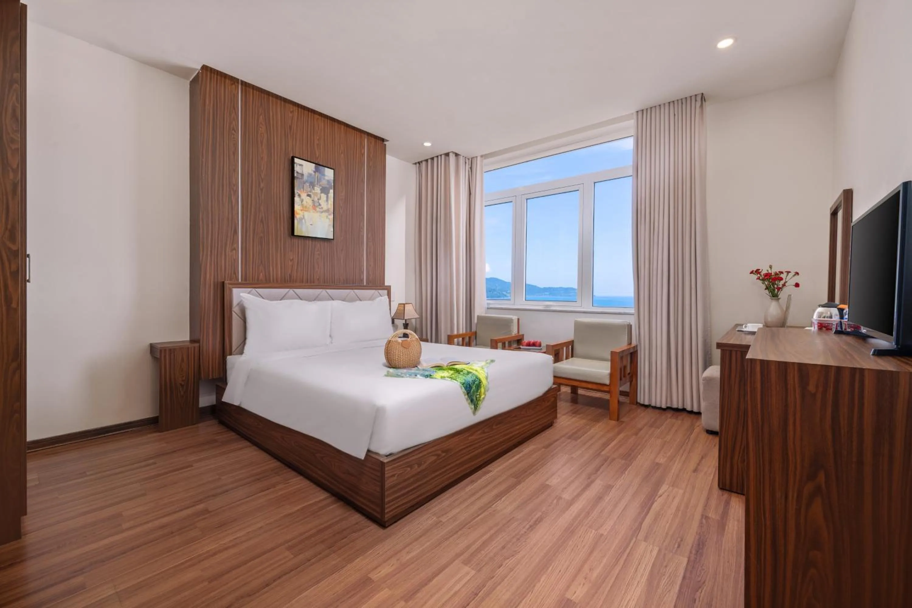 Bedroom, Bed in De Lamour Hotel Da Nang