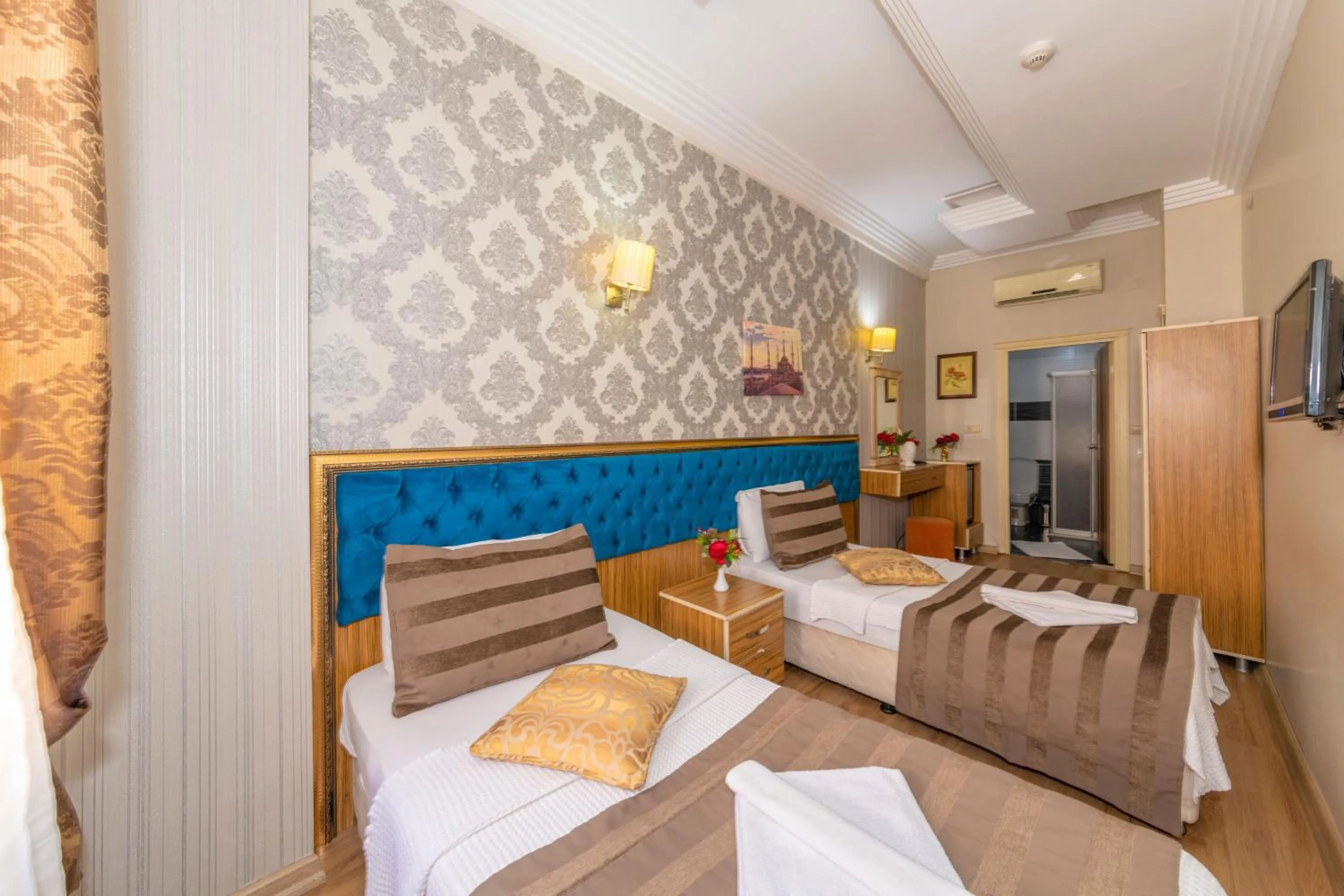 Bed in Ista Palace Hotel