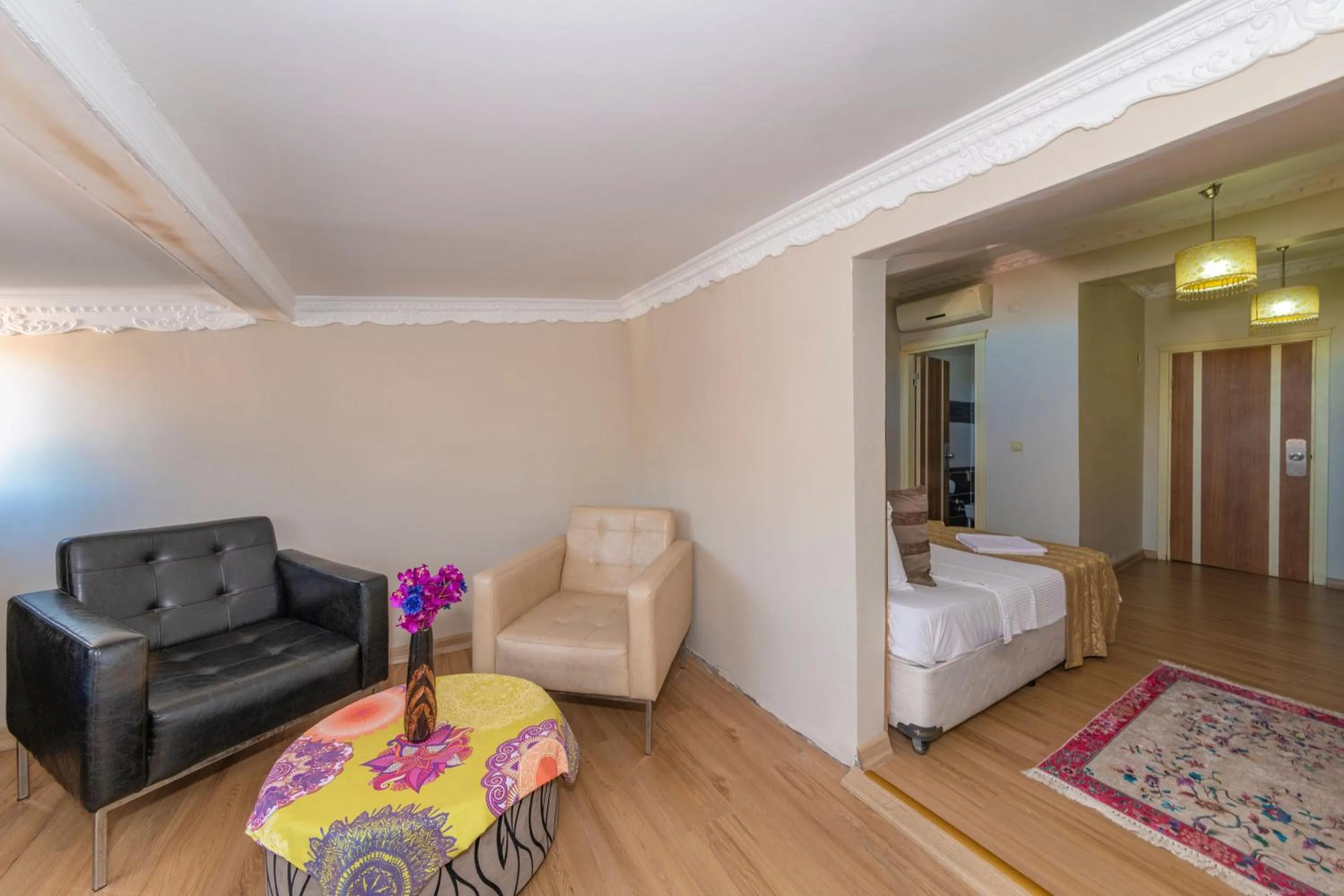 Seating area in Ista Palace Hotel