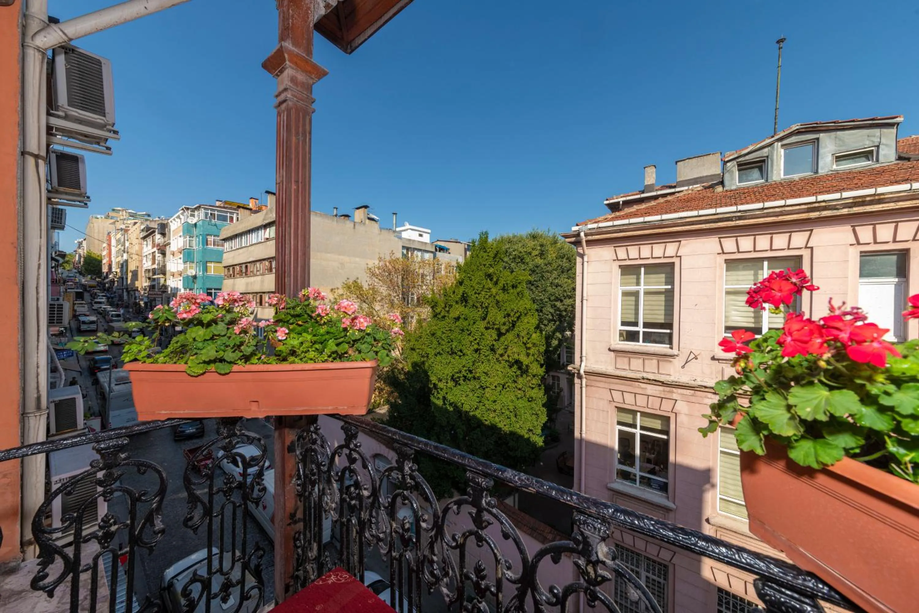 Spring in Ista Palace Hotel