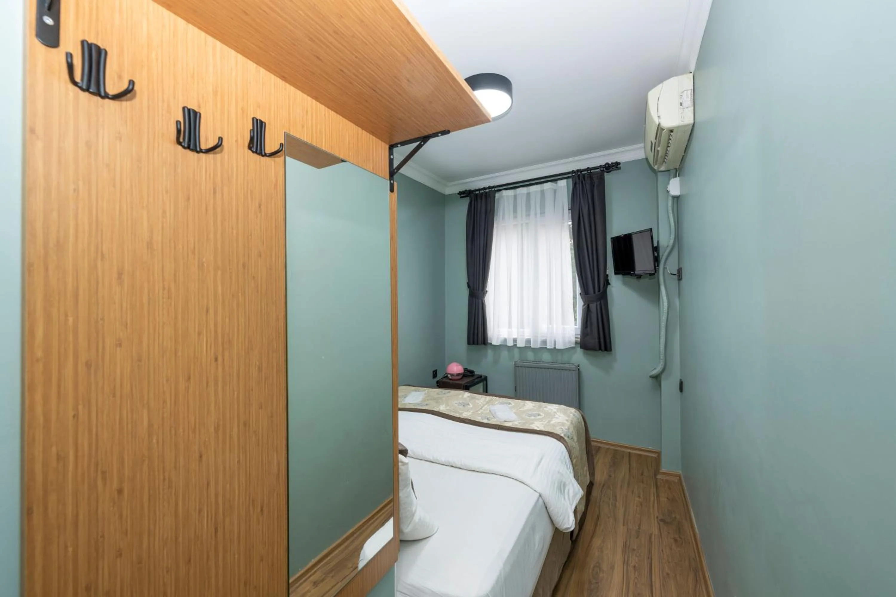 Photo of the whole room in Ista Palace Hotel