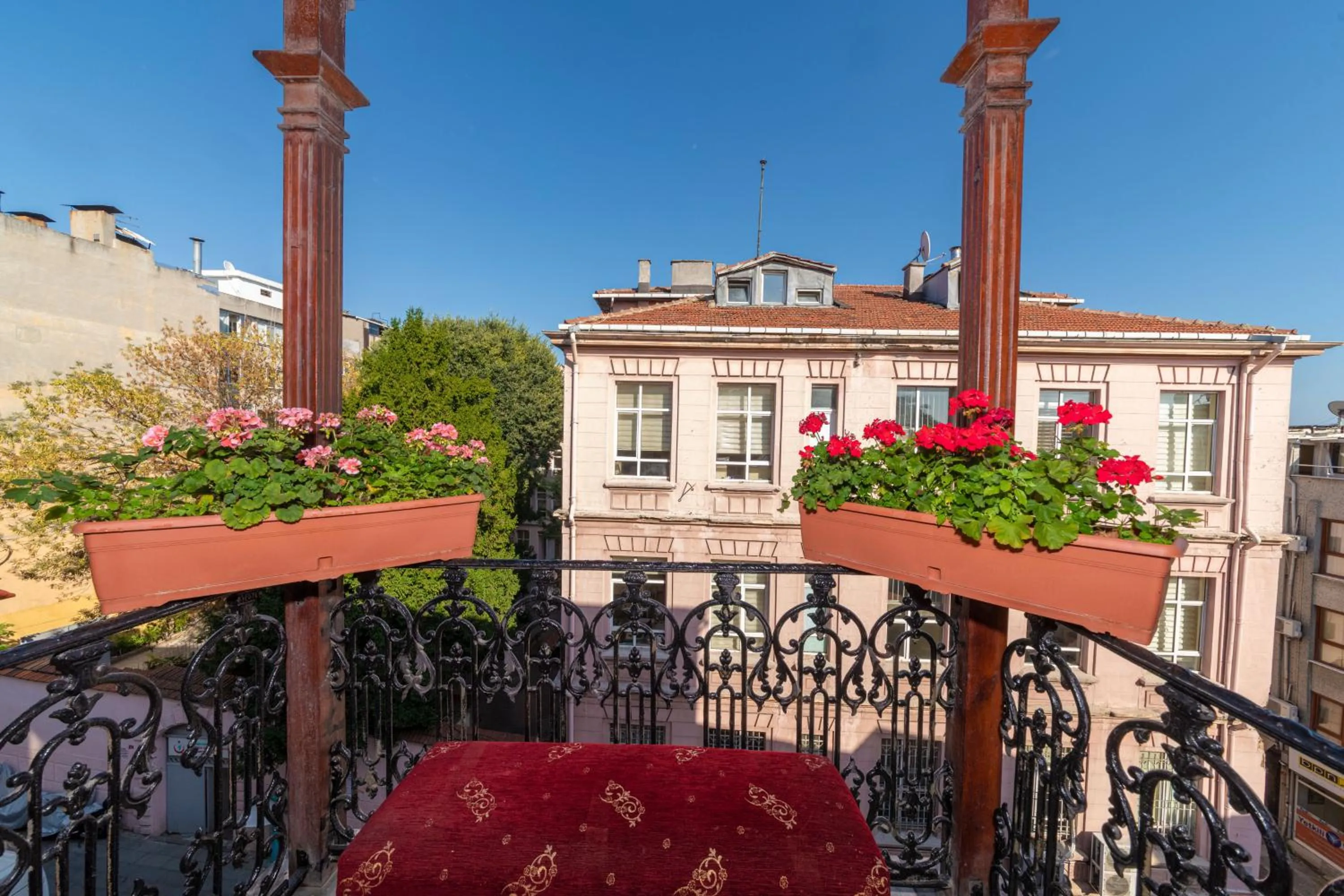 Spring in Ista Palace Hotel