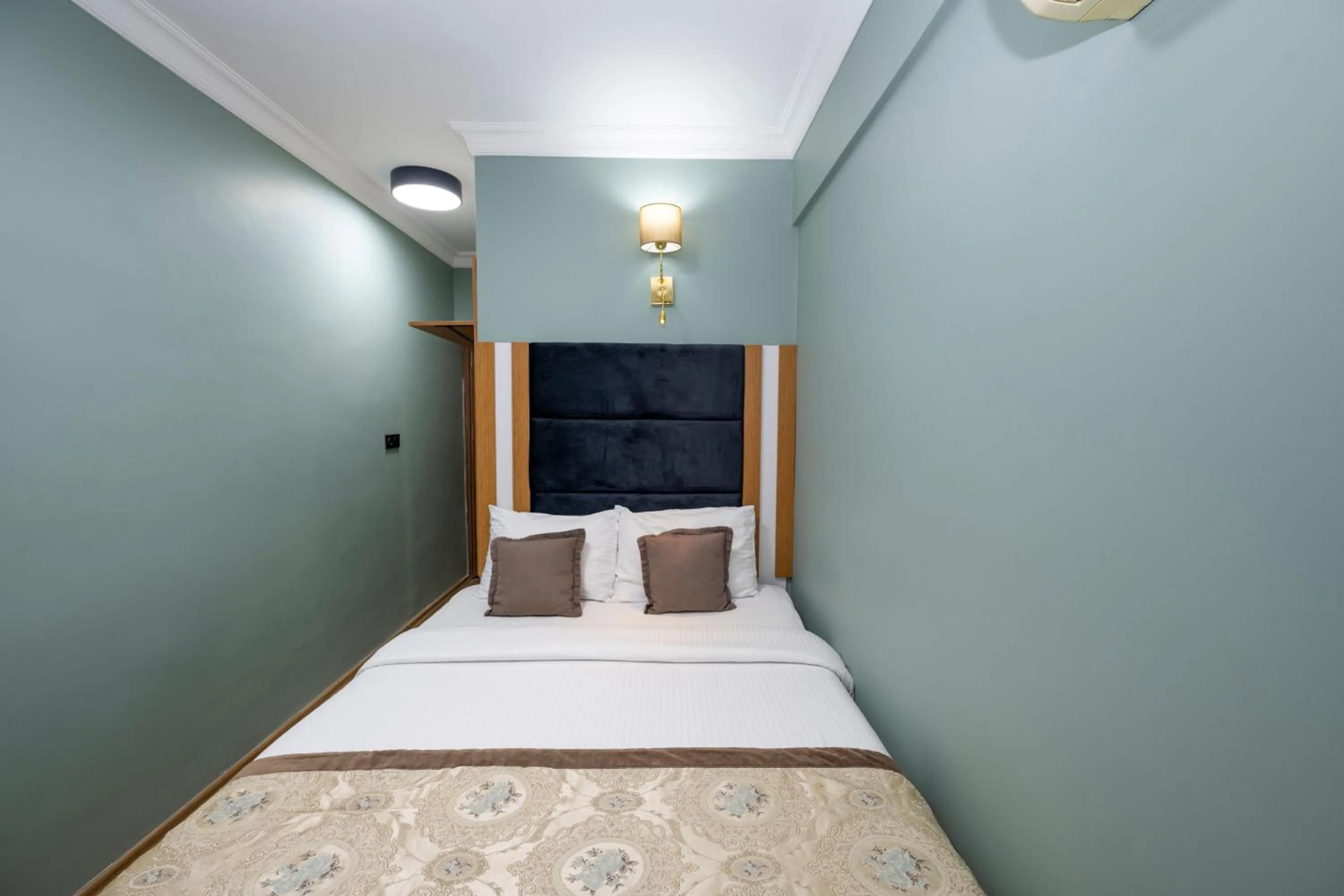 Photo of the whole room, Bed in Ista Palace Hotel