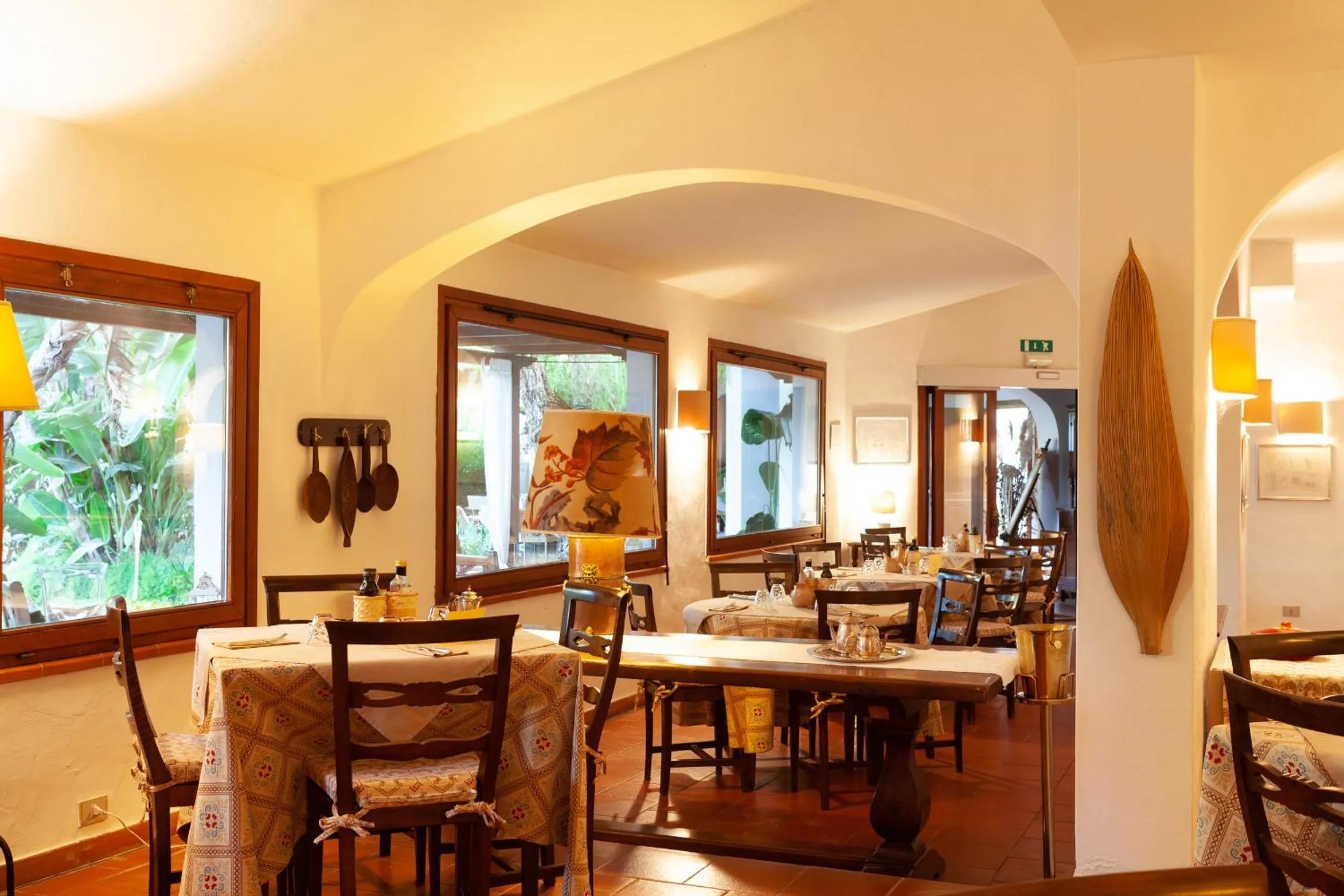 Restaurant/places to eat in Nora Club Hotel & Spa