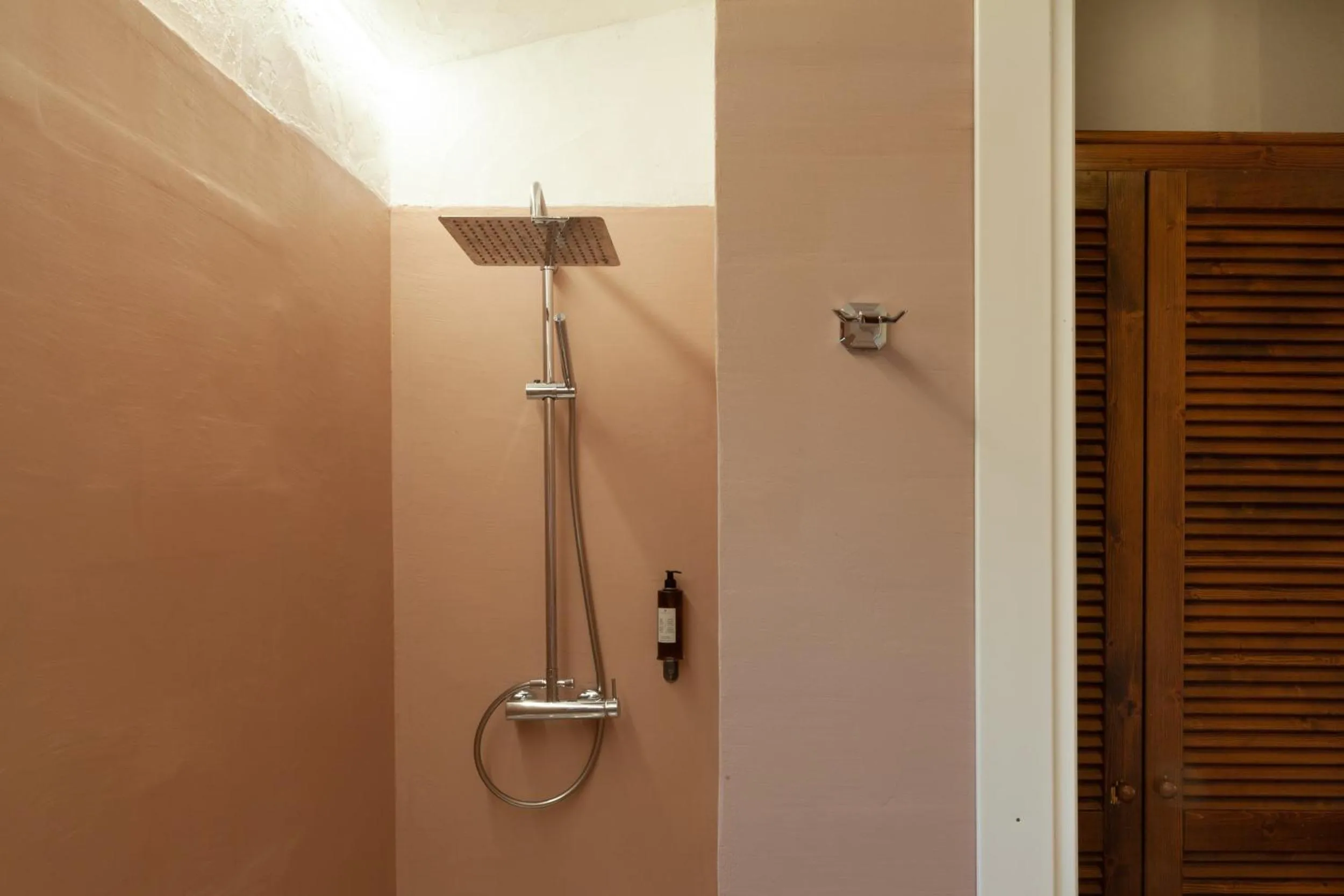 Shower in Nora Club Hotel & Spa