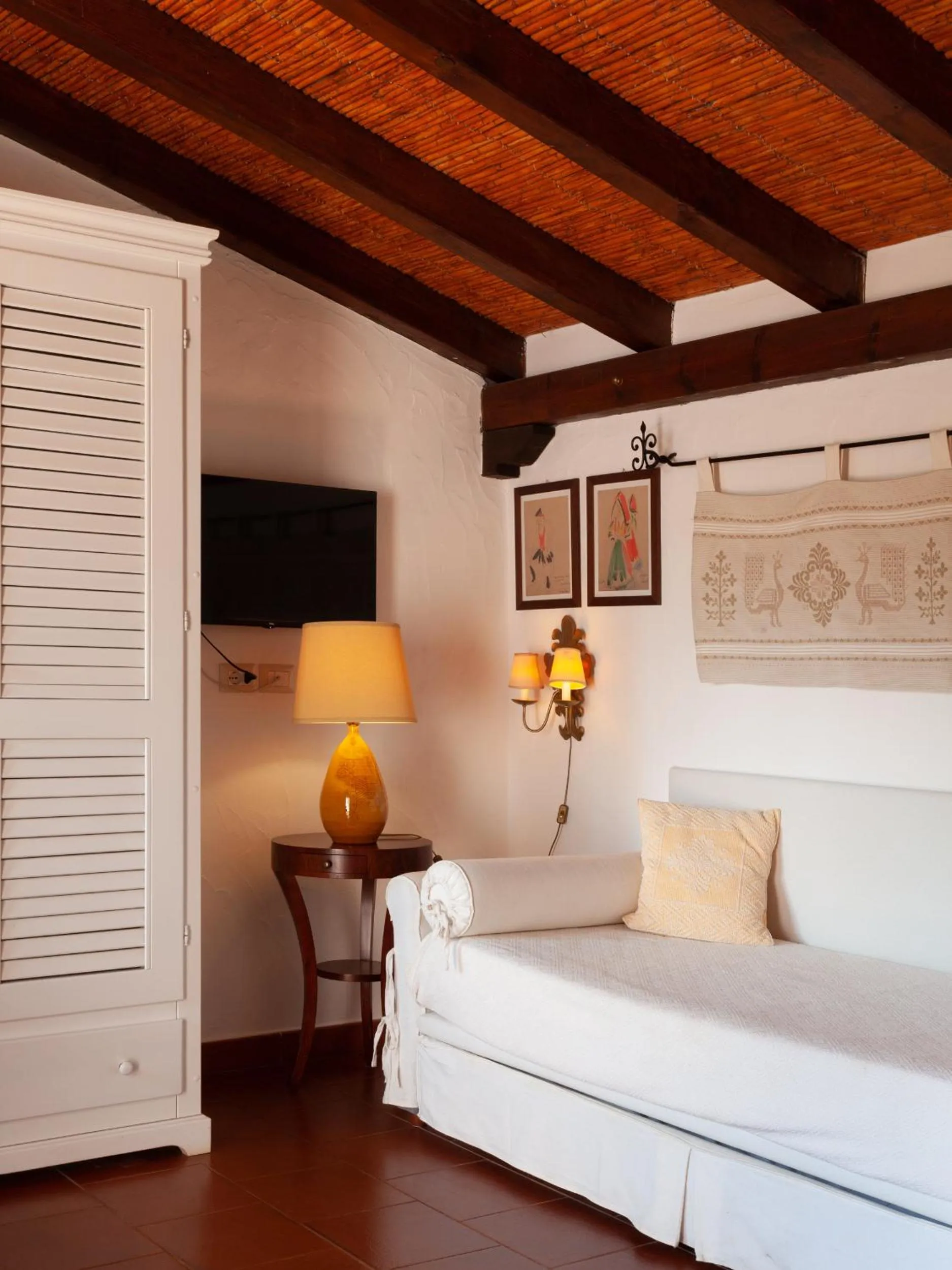 Living room, Bed in Nora Club Hotel & Spa