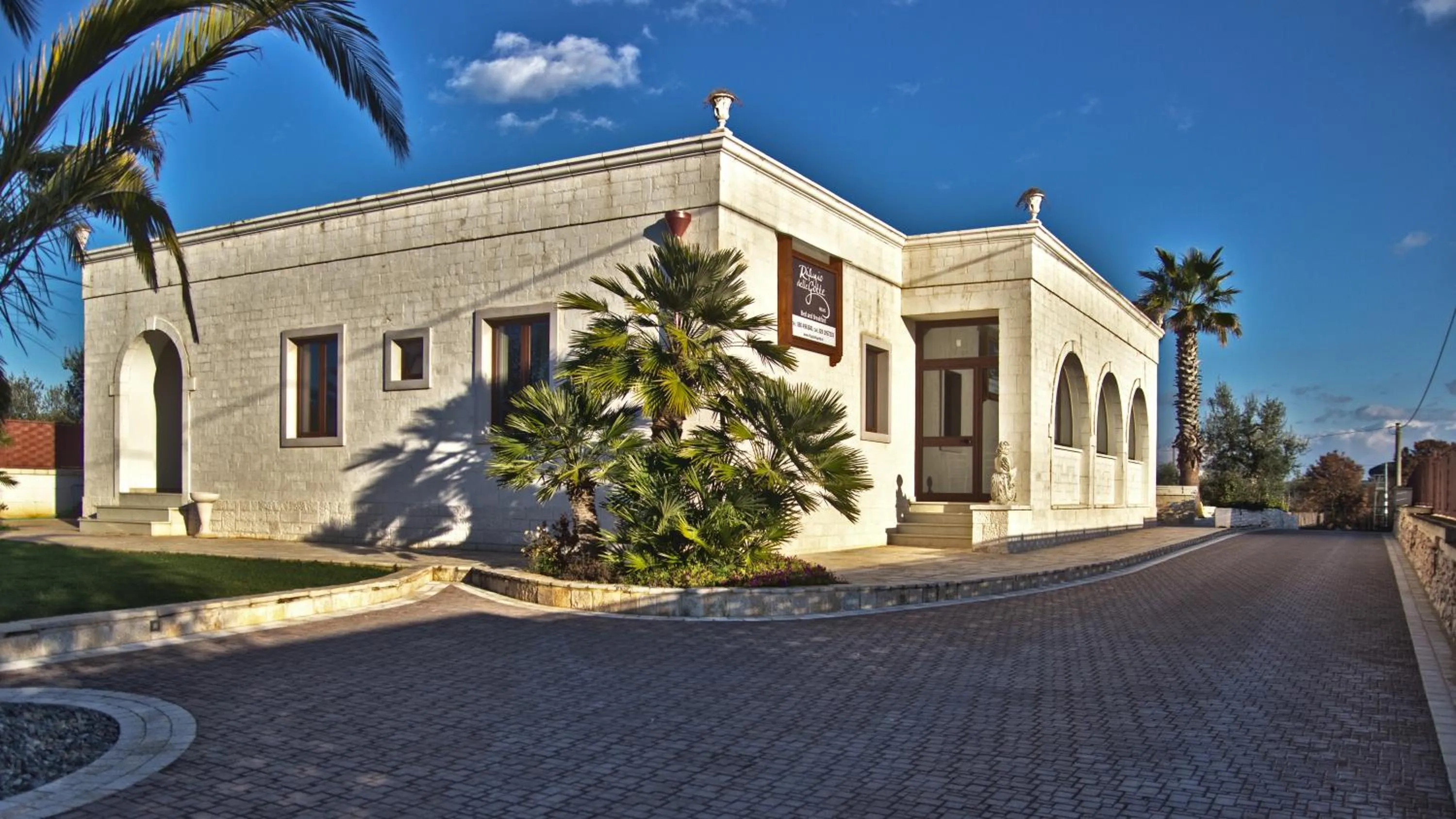 Facade/entrance in Rifugio Delle Grotte