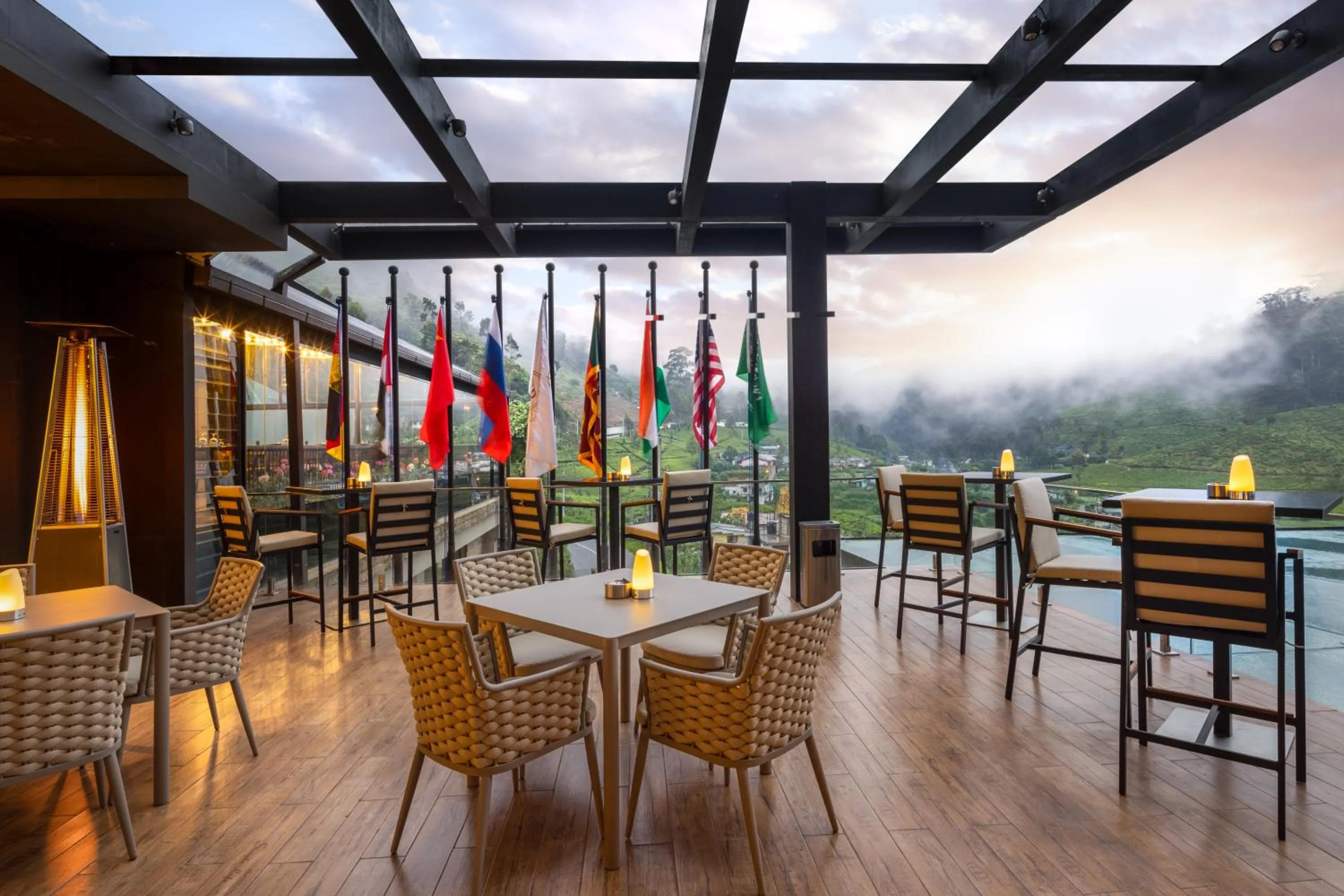 Restaurant/places to eat in The Golden Ridge Hotel