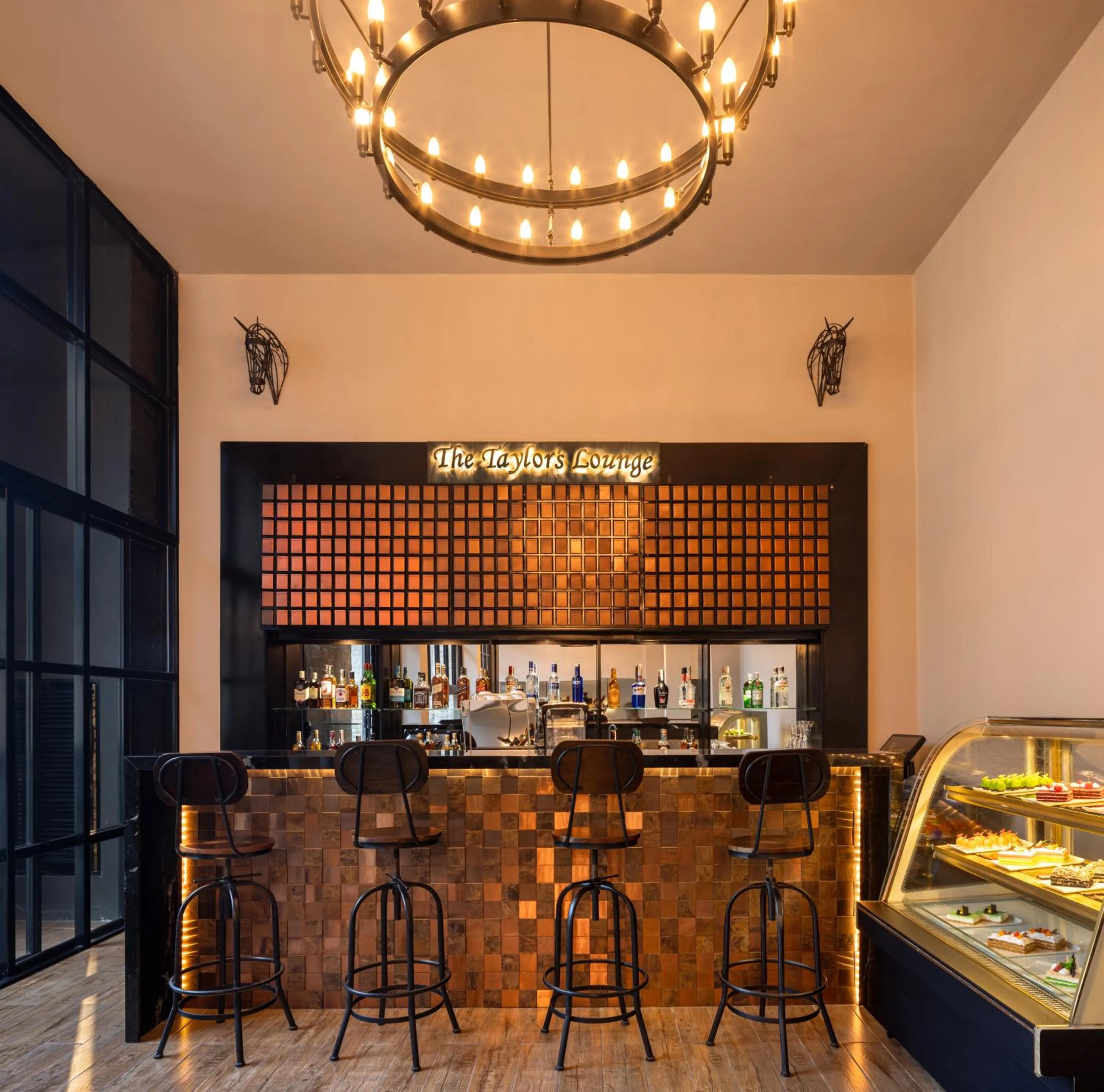 Coffee/tea facilities in The Golden Ridge Hotel