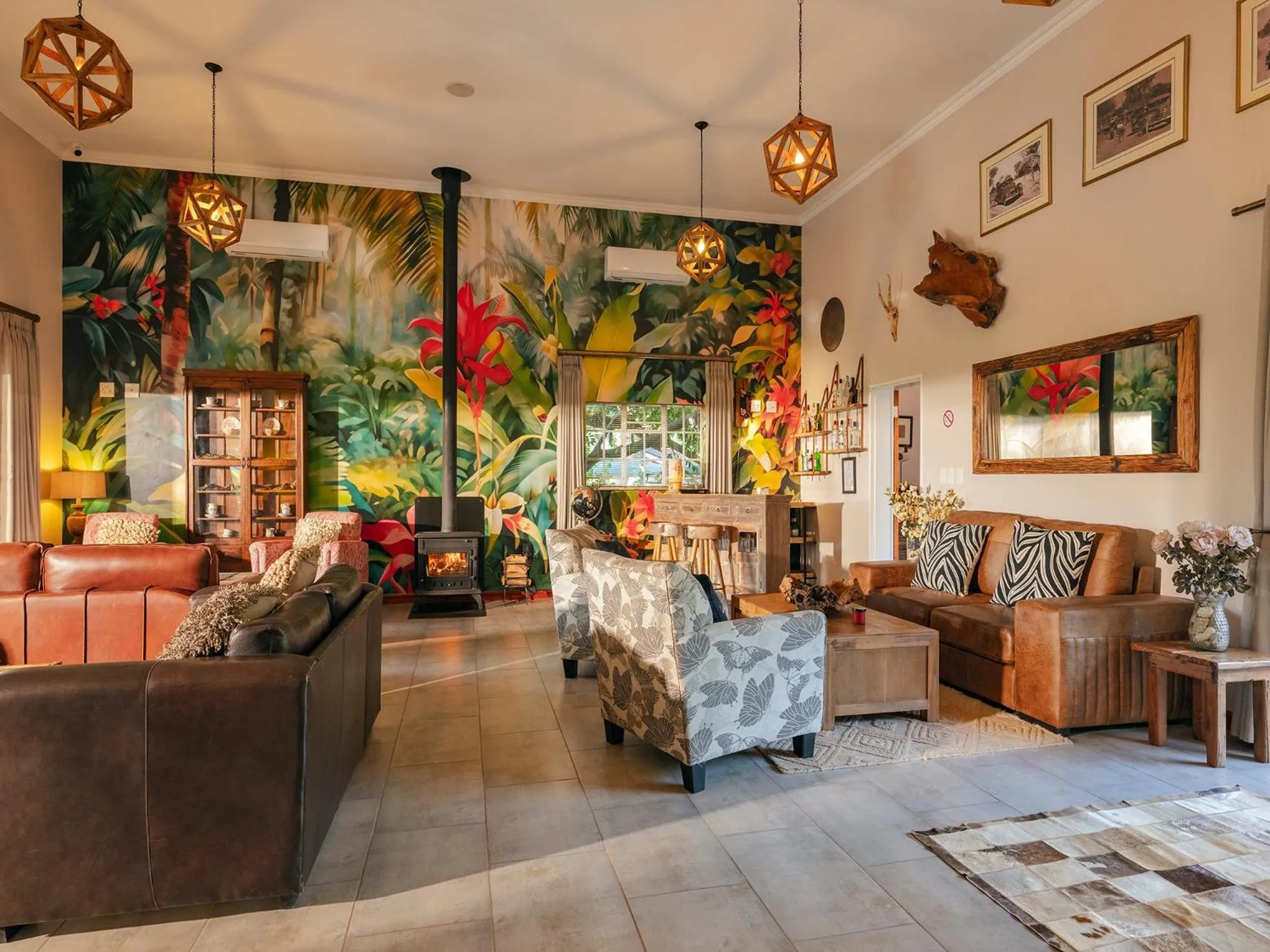 Lounge or bar in Monkey Thorn Lodge & Wellness Spa - Adults Only