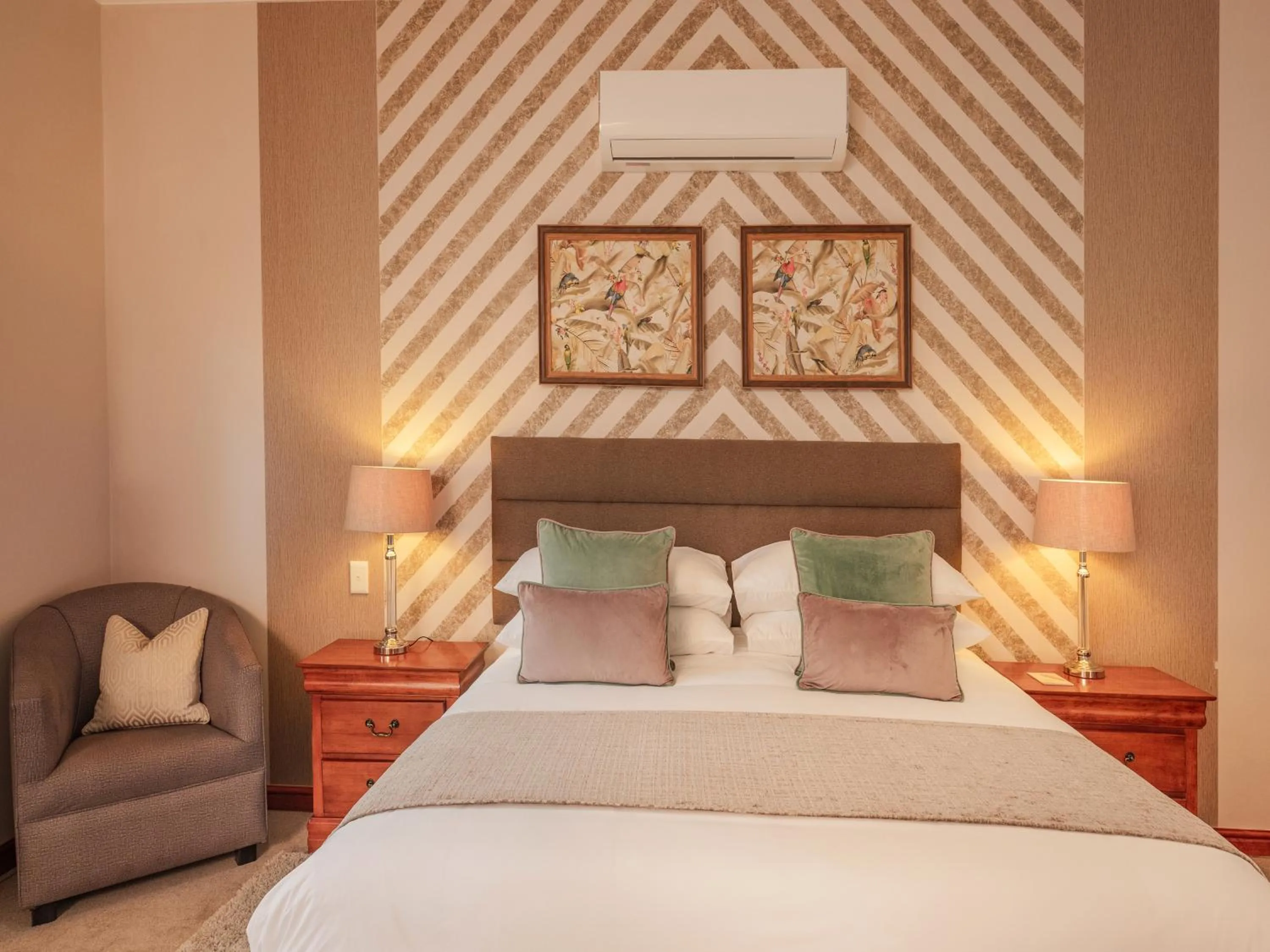 Bed in Monkey Thorn Lodge & Wellness Spa - Adults Only