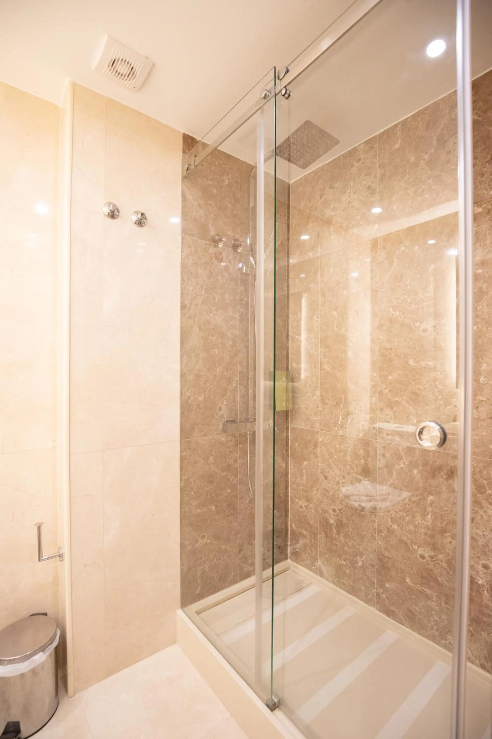 Bathroom in Hotel Lido